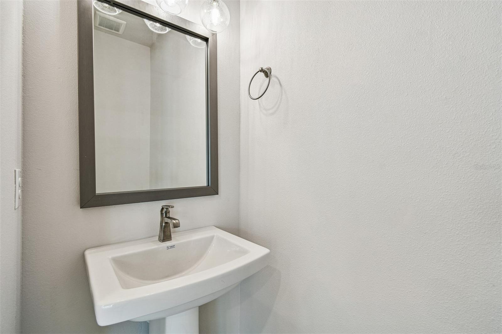Image 39 of 46 For 503 Warren Avenue 1