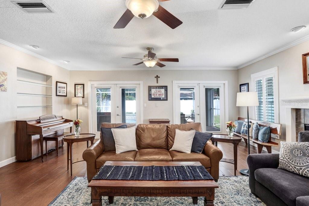 Image 16 of 34 For 10513 Carrollview Drive