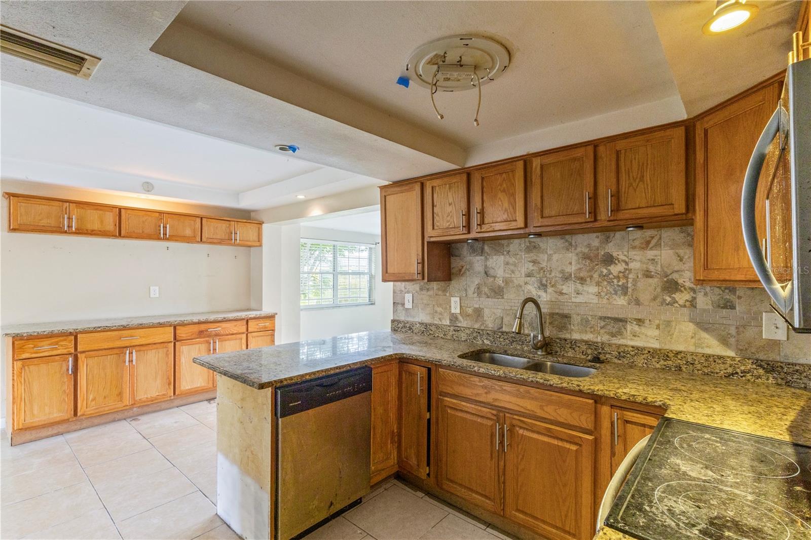 Listing photo id 8 for 3559 Rock Royal Drive