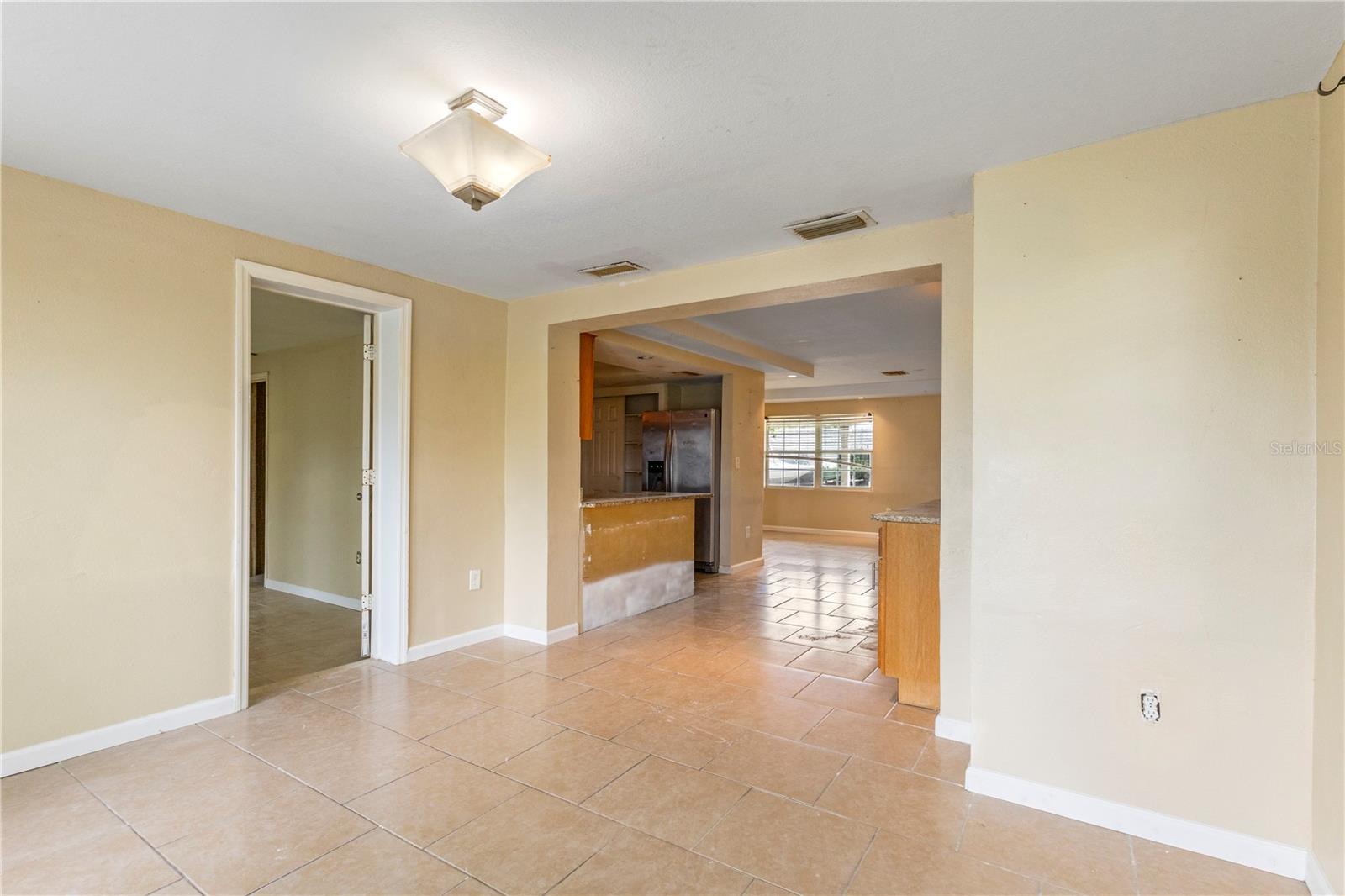 Listing photo id 11 for 3559 Rock Royal Drive