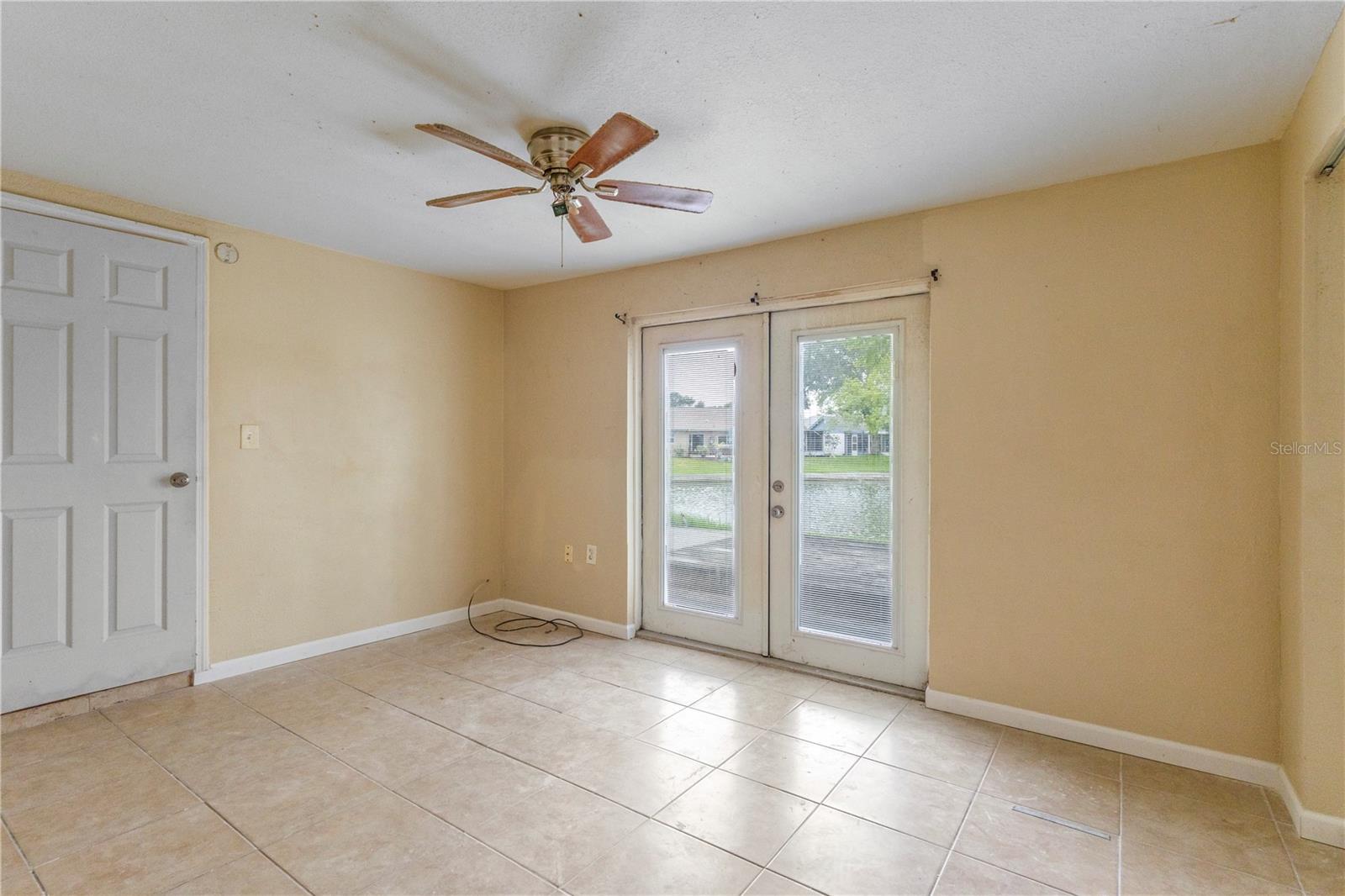 Listing photo id 14 for 3559 Rock Royal Drive