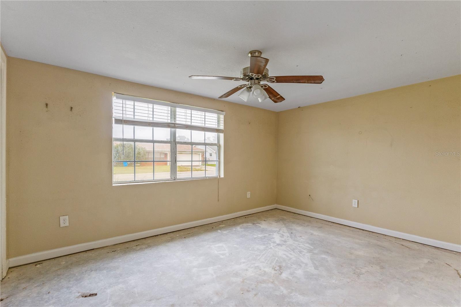 Listing photo id 16 for 3559 Rock Royal Drive