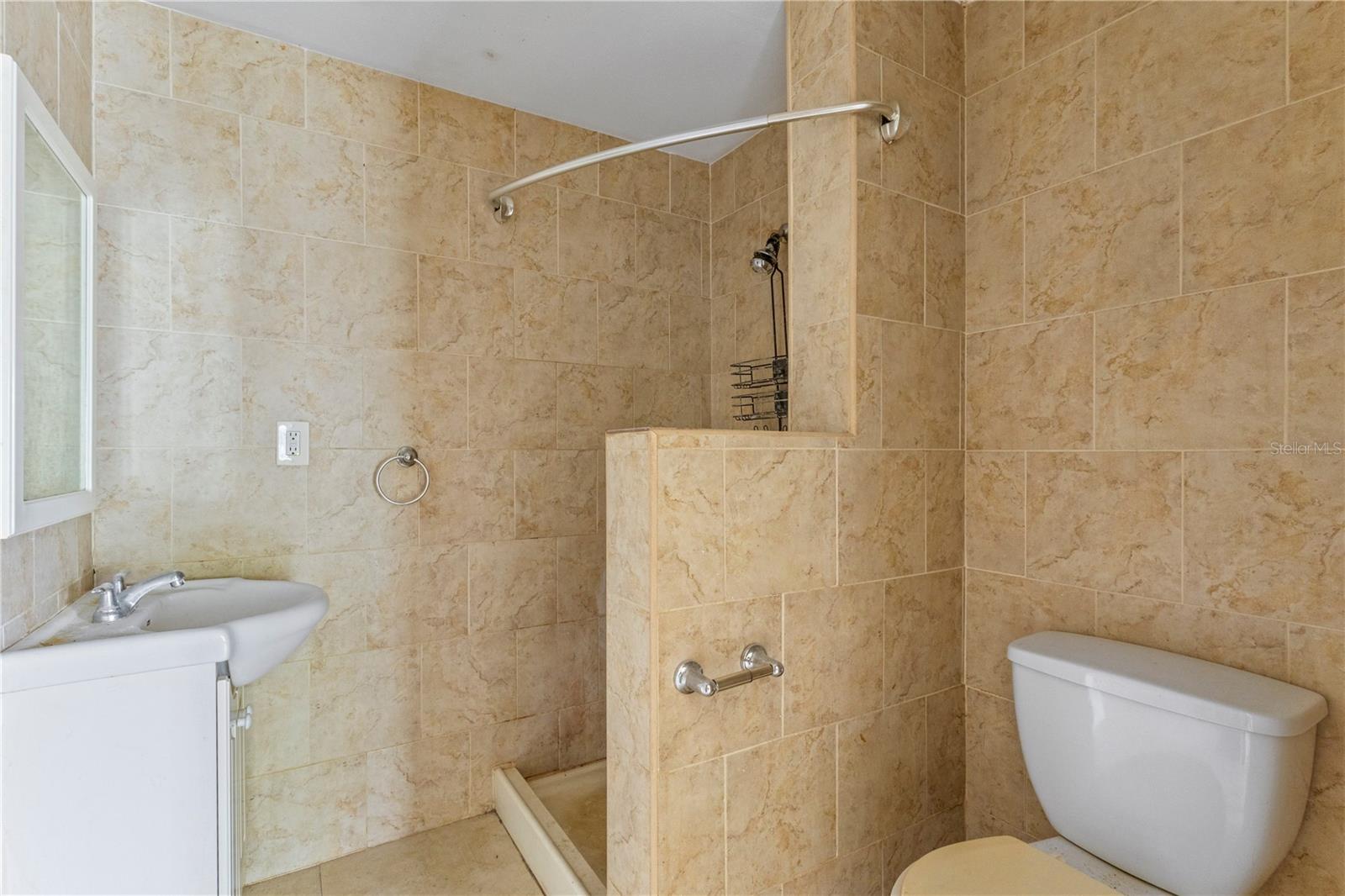Listing photo id 17 for 3559 Rock Royal Drive