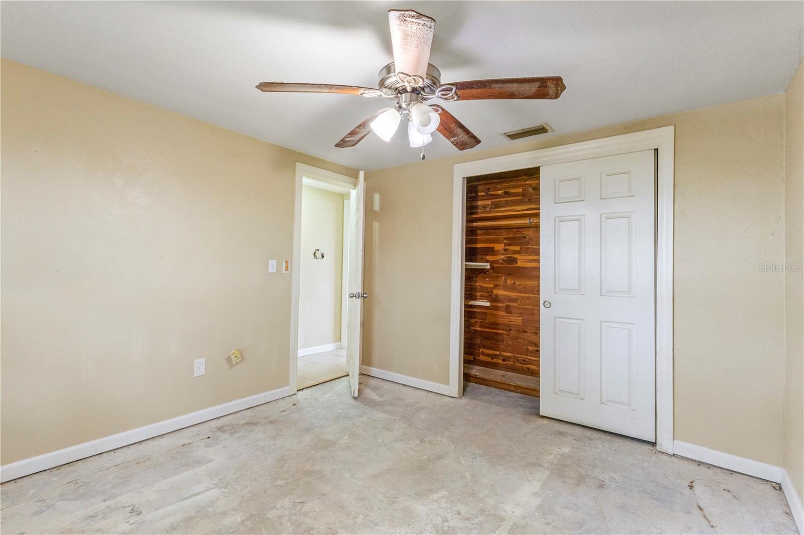 Listing photo id 22 for 3559 Rock Royal Drive