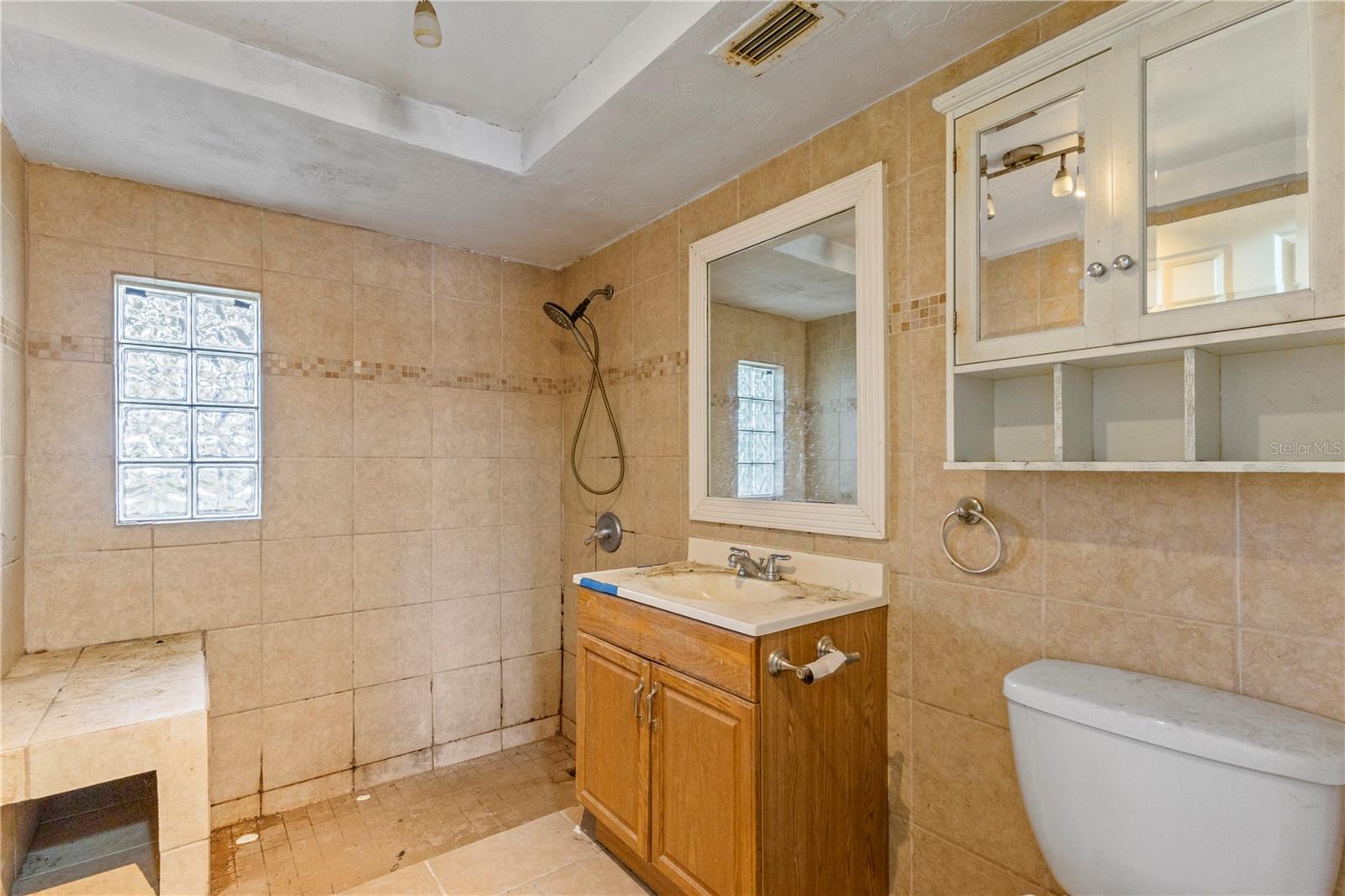 Listing photo id 23 for 3559 Rock Royal Drive