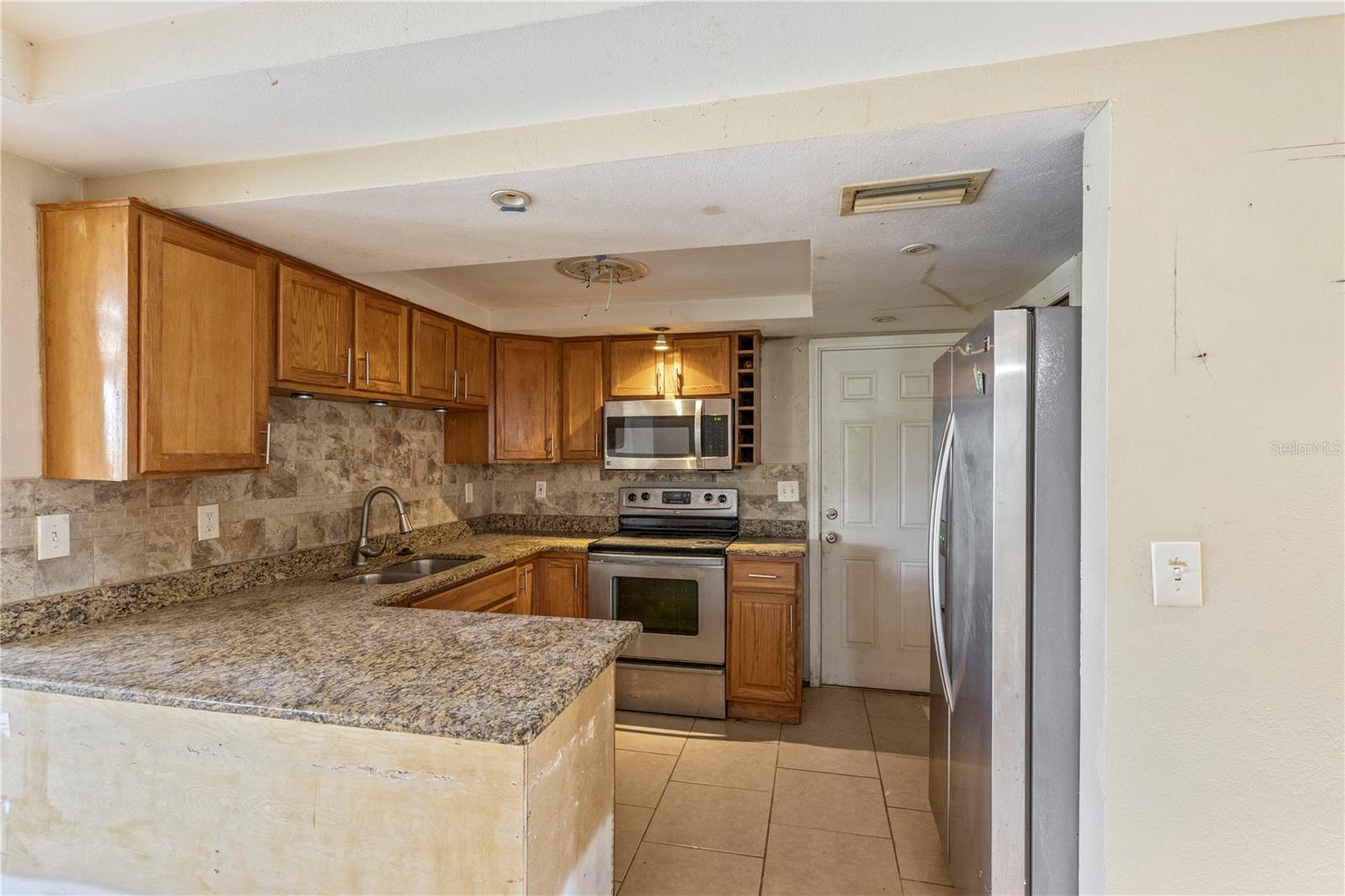 Listing photo id 6 for 3559 Rock Royal Drive