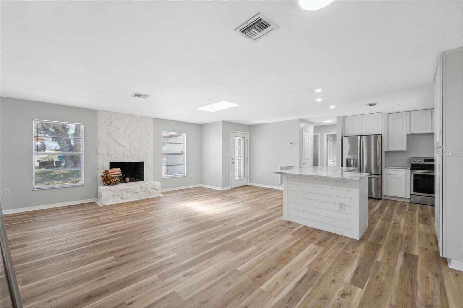 Image 3 of 19 For 1555 Newhope Road