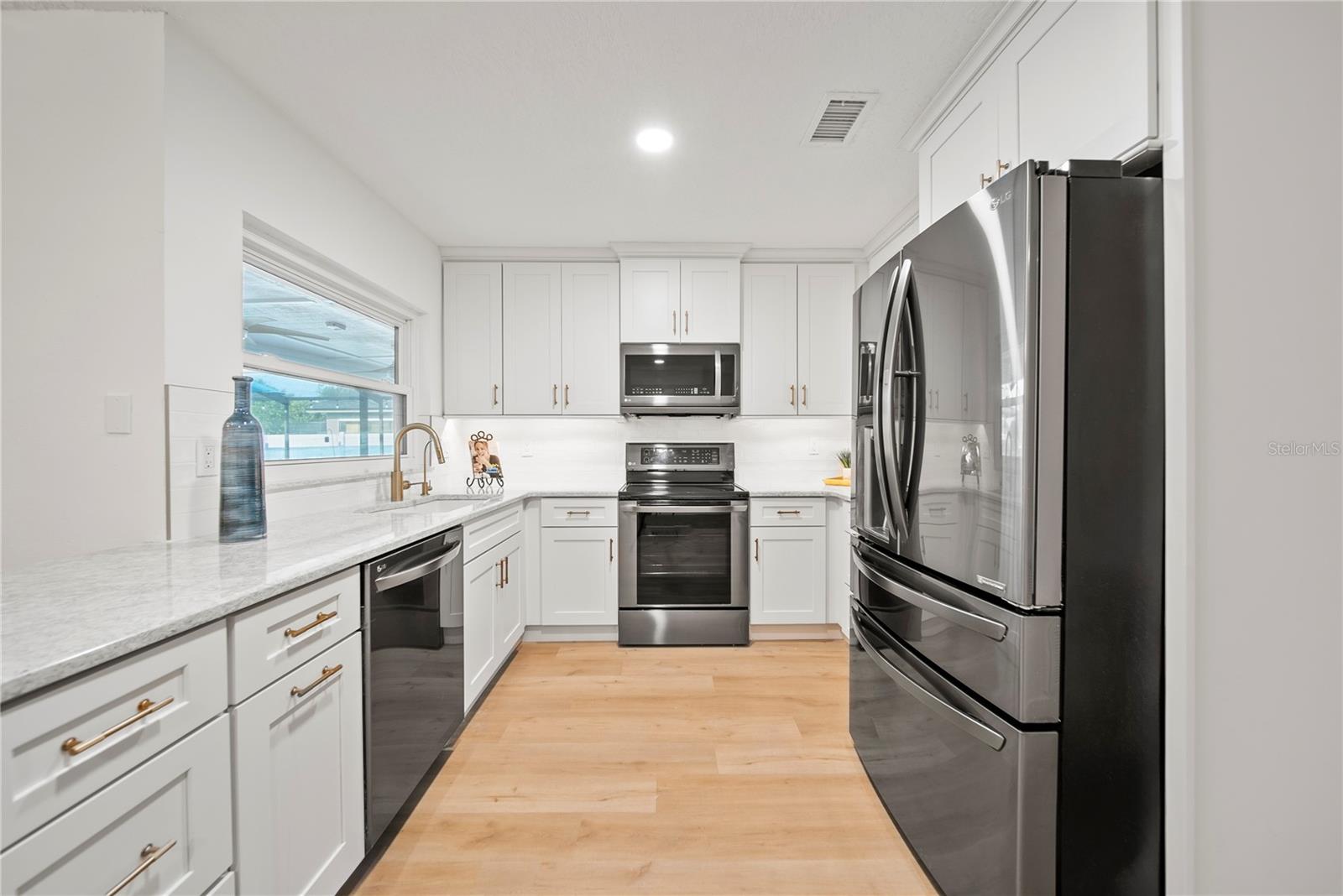 Image 13 of 51 For 3925 Dunaire Drive