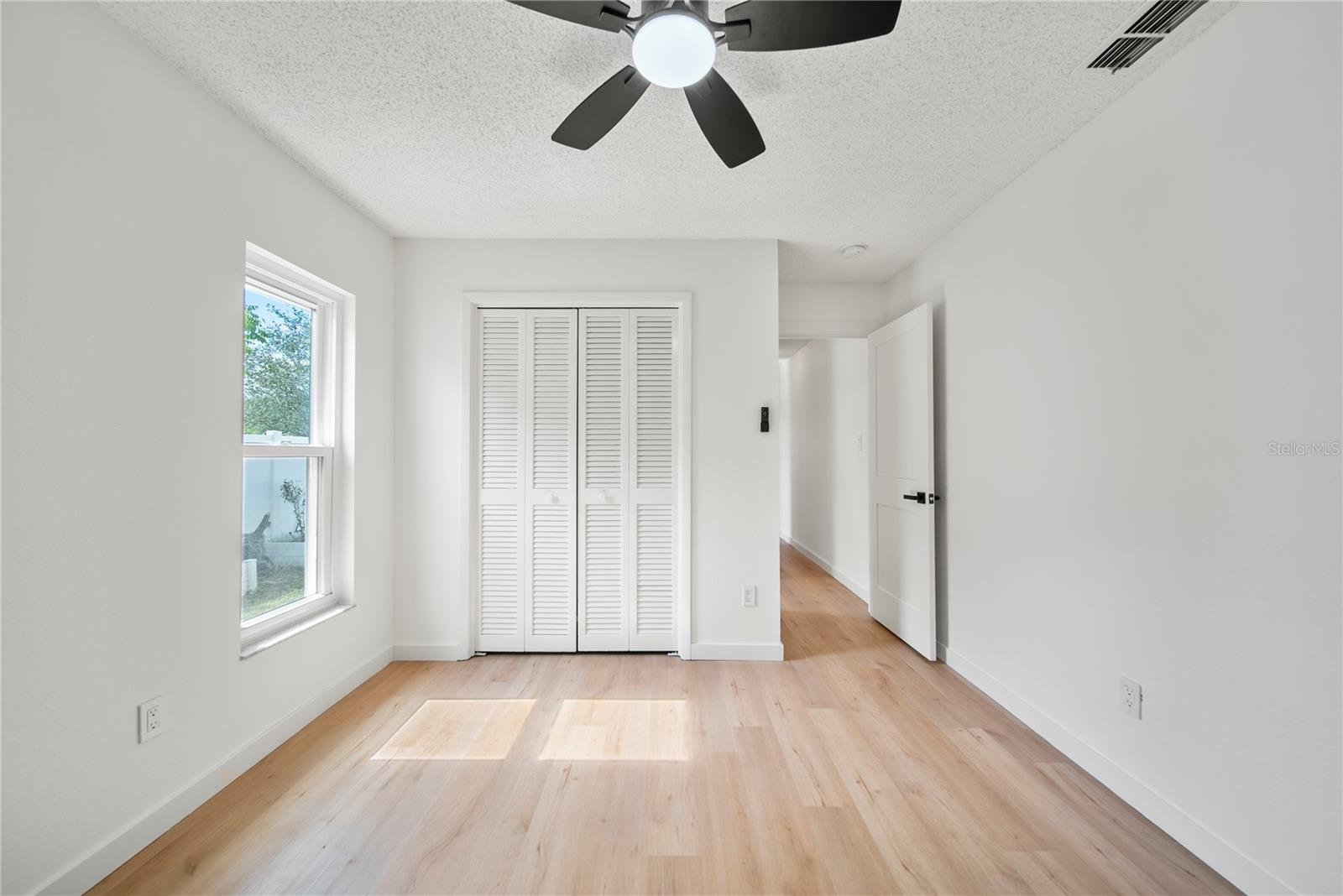 Image 31 of 51 For 3925 Dunaire Drive