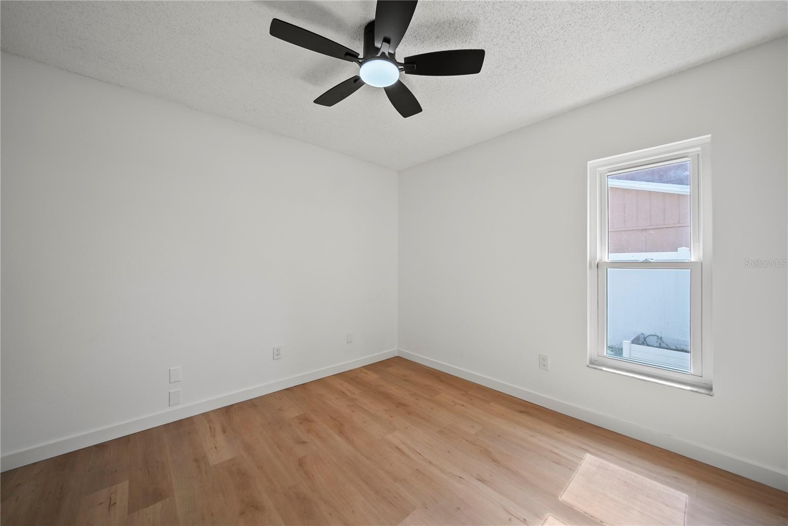 Image 32 of 51 For 3925 Dunaire Drive