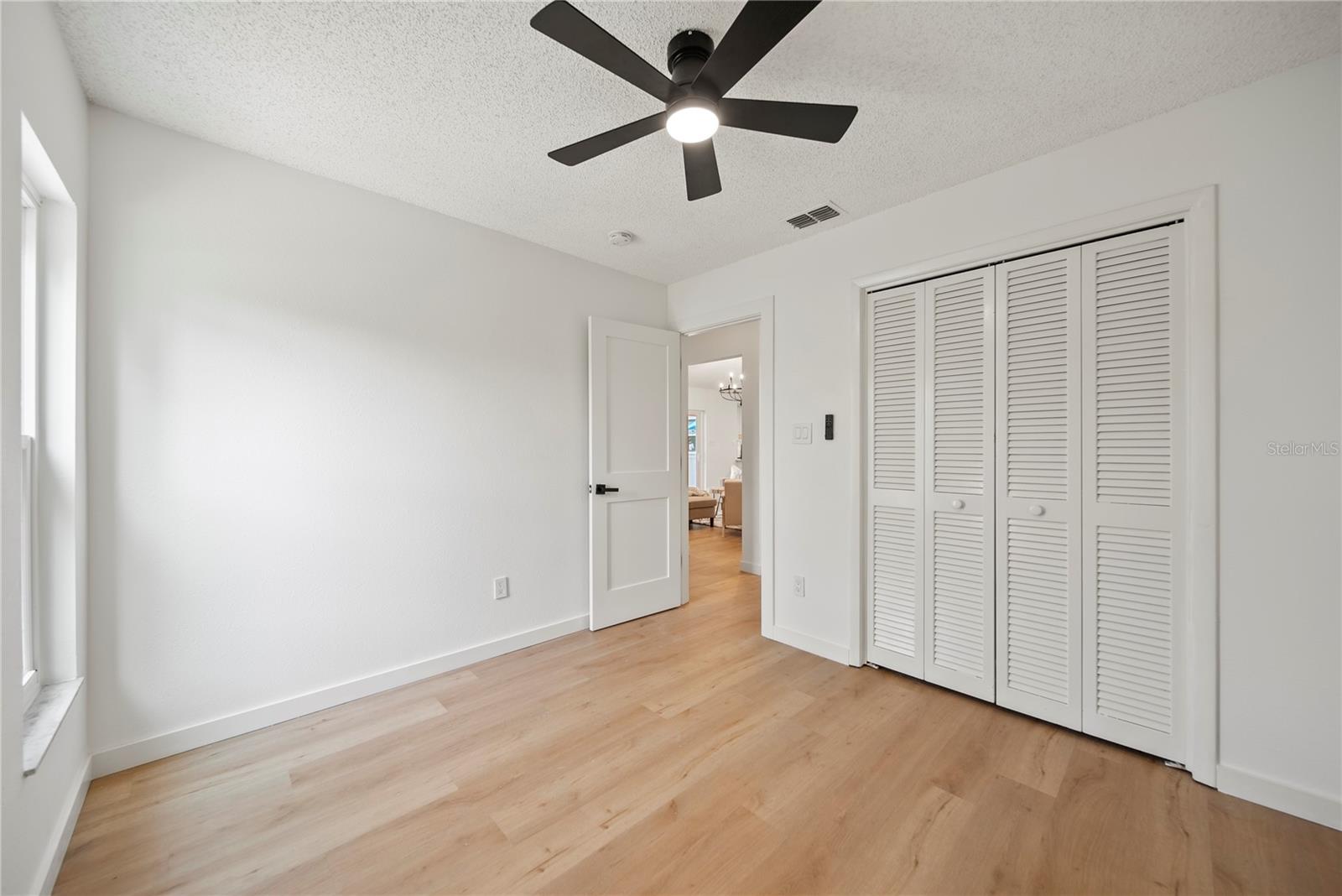 Image 36 of 51 For 3925 Dunaire Drive
