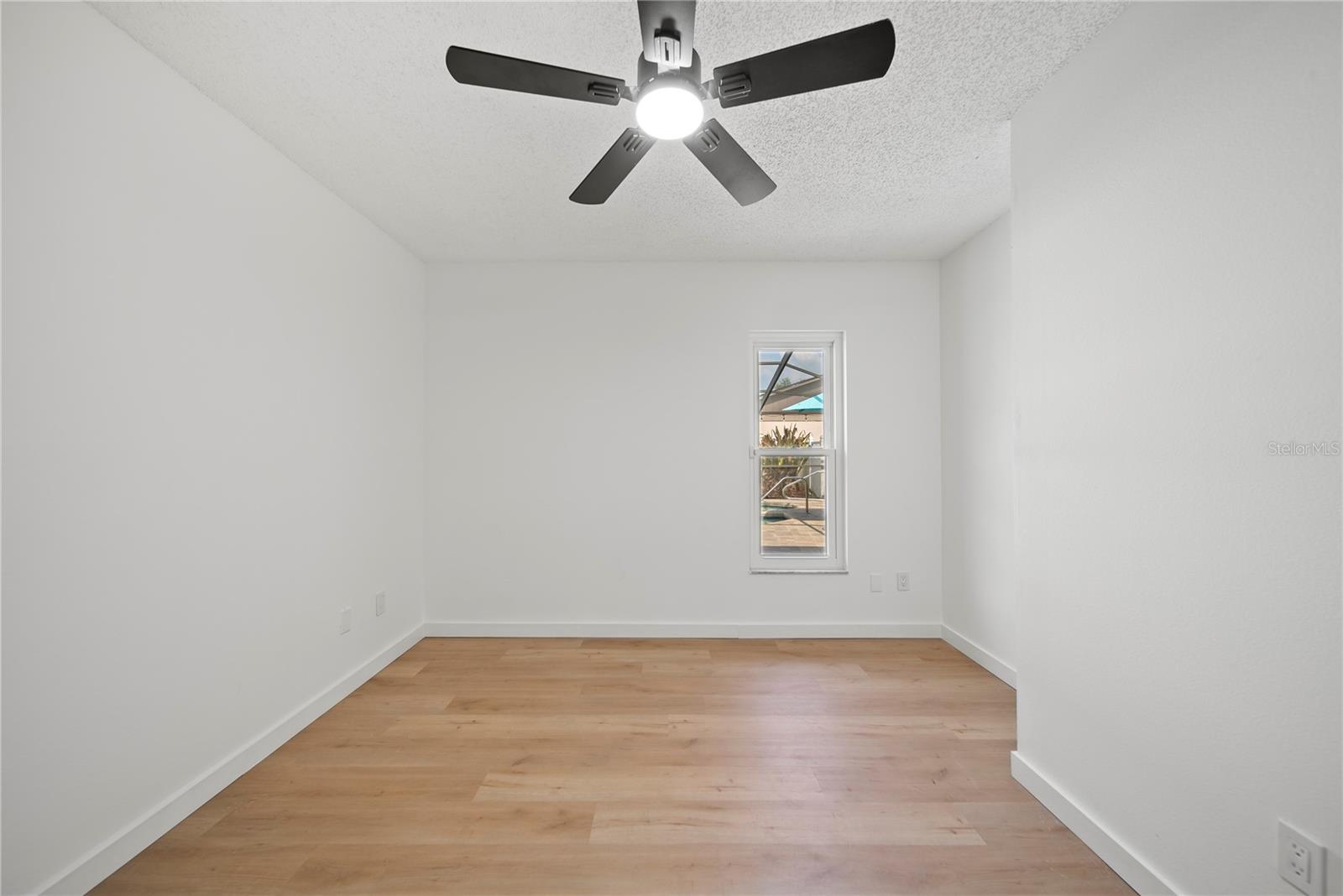 Image 37 of 51 For 3925 Dunaire Drive