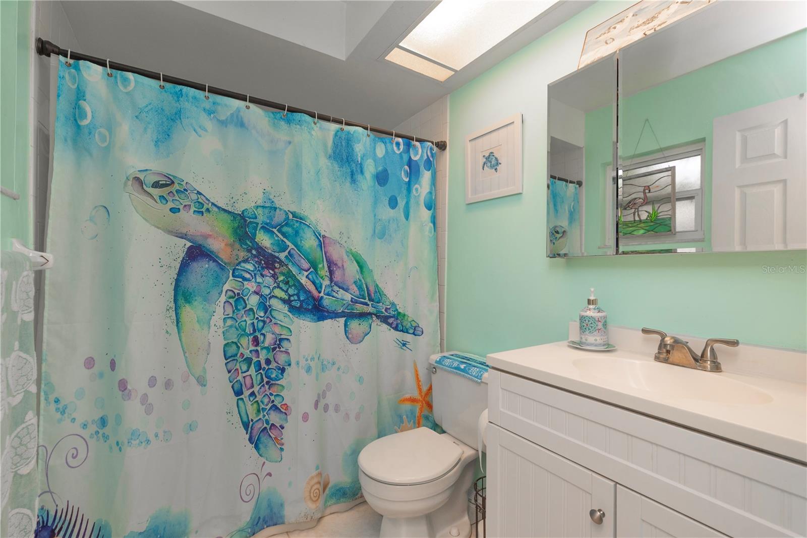 Listing photo id 13 for 2285 Hidden Meadows Drive E