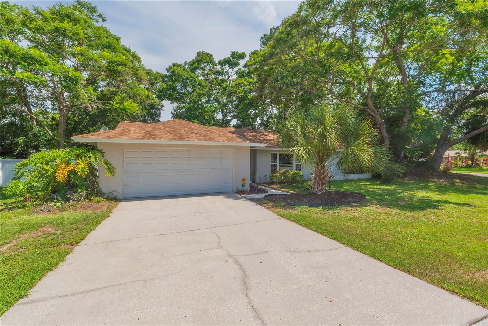 Listing photo id 28 for 2285 Hidden Meadows Drive E