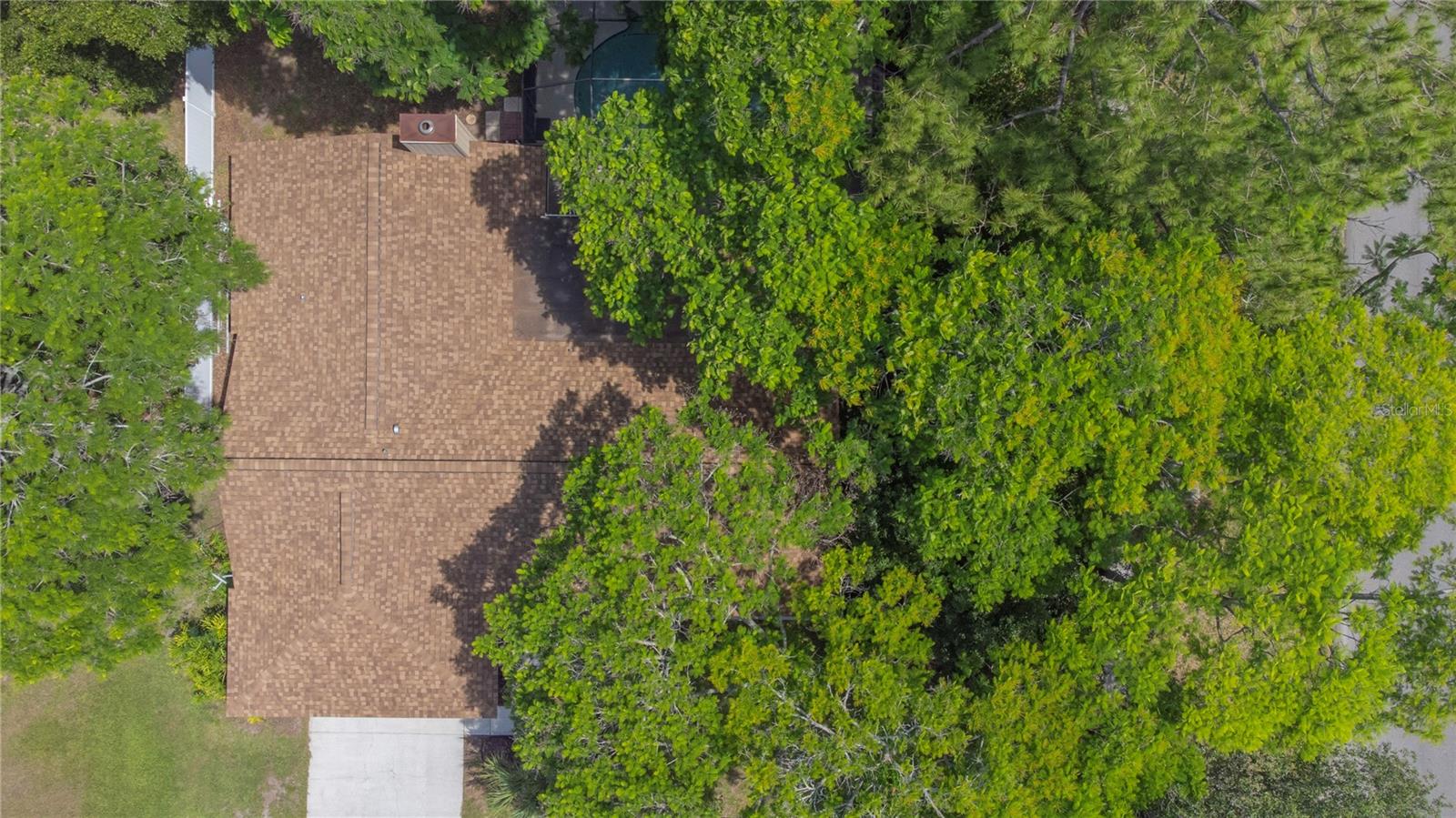 Listing photo id 30 for 2285 Hidden Meadows Drive E