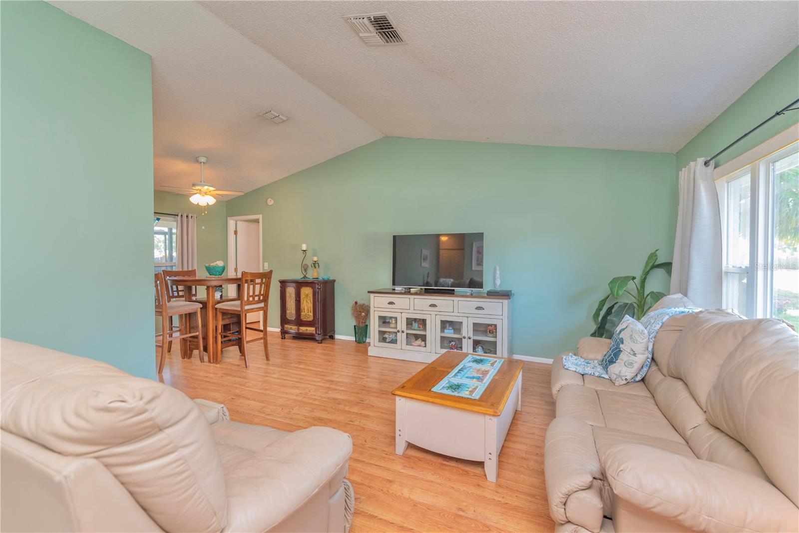 Listing photo id 2 for 2285 Hidden Meadows Drive E