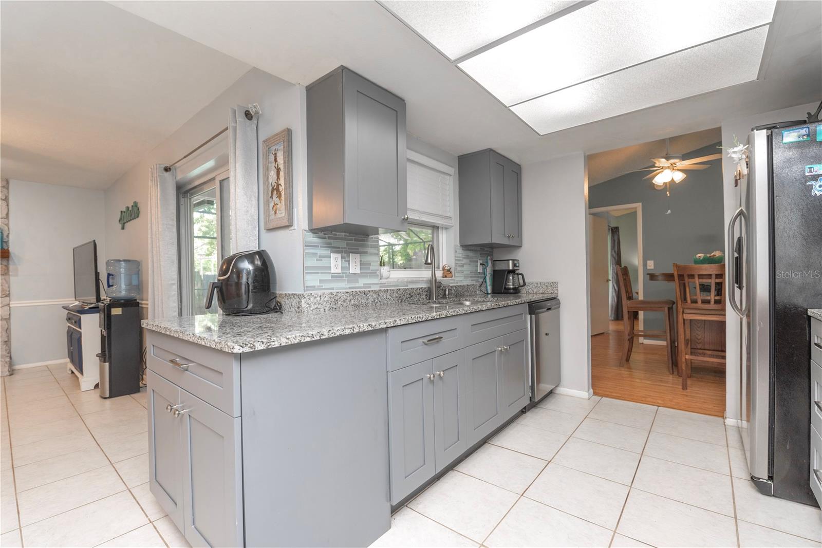 Listing photo id 4 for 2285 Hidden Meadows Drive E