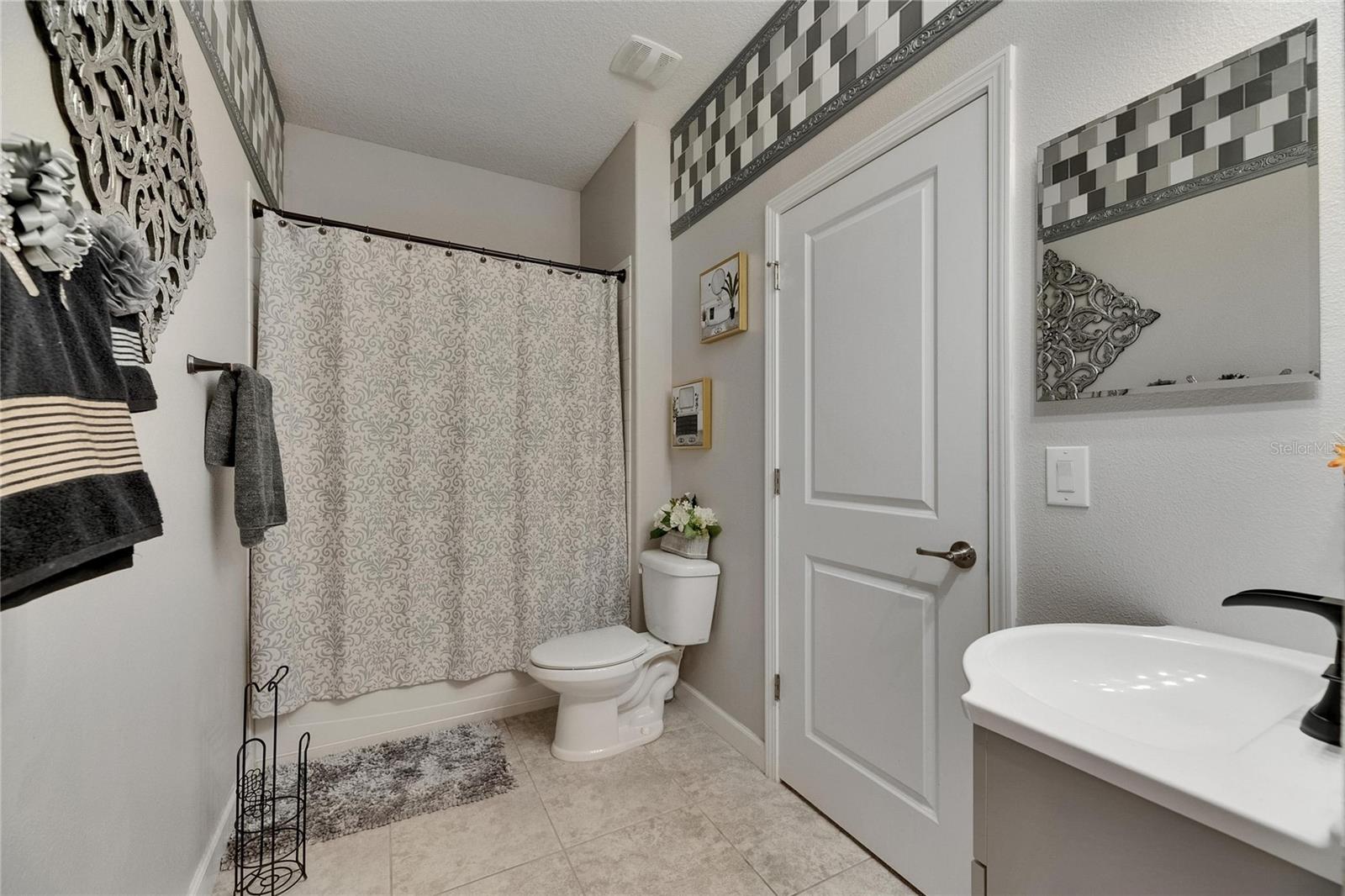 Image 21 of 46 For 5057 Ivory Stone Drive
