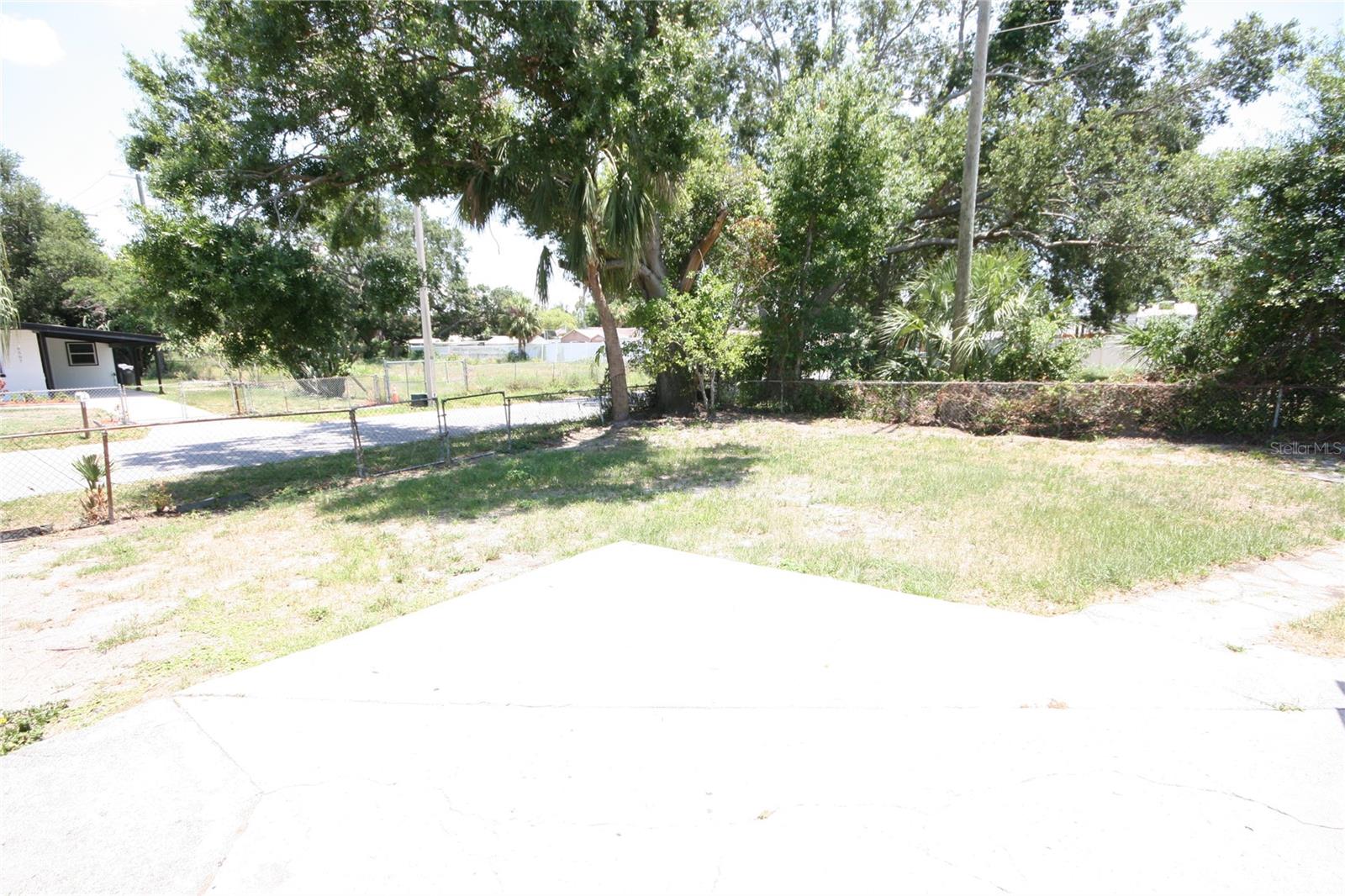 Image 21 of 36 For 6514 La Mesa Circle