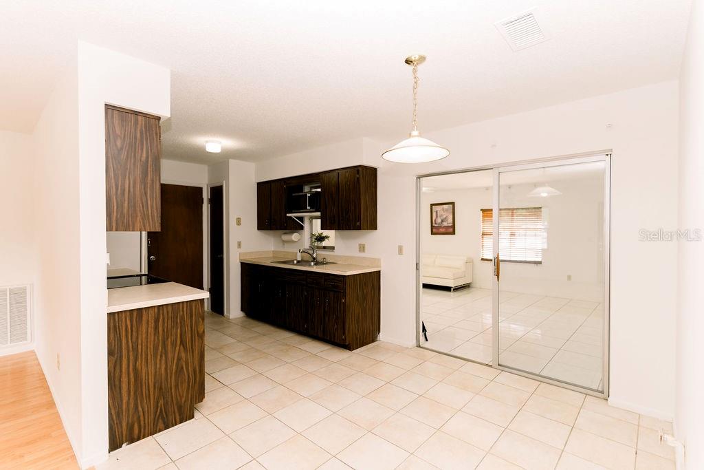 Image 11 of 32 For 6423 Boxwood Street