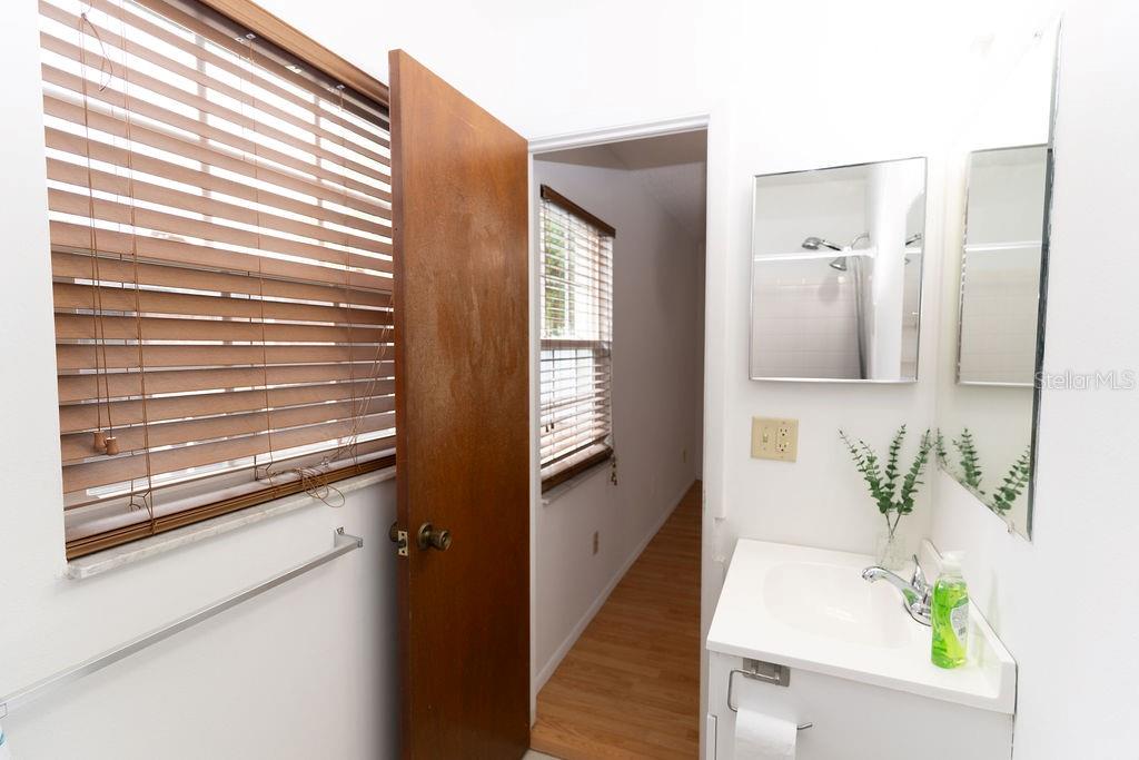 Image 18 of 32 For 6423 Boxwood Street