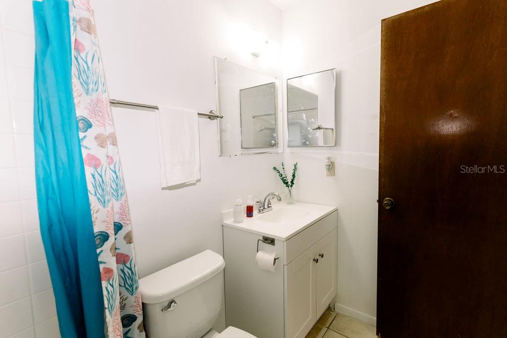 Image 22 of 32 For 6423 Boxwood Street