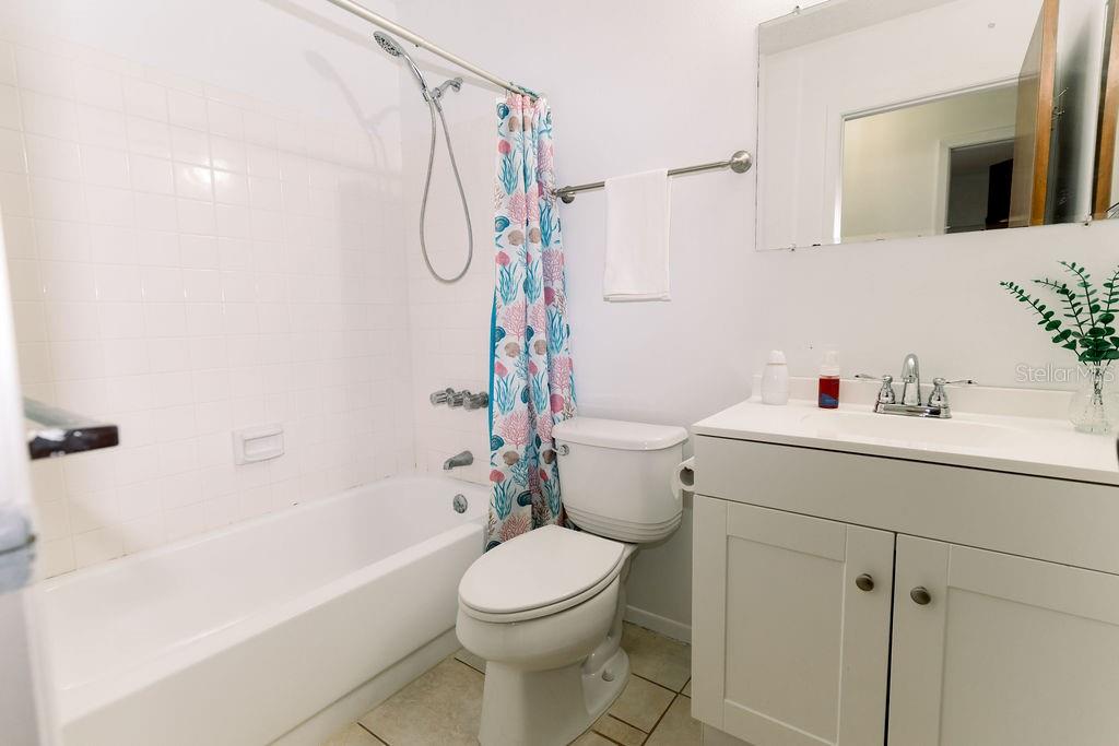 Image 23 of 32 For 6423 Boxwood Street