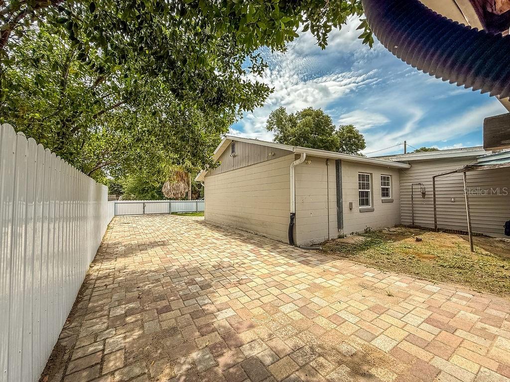 Image 32 of 32 For 6423 Boxwood Street