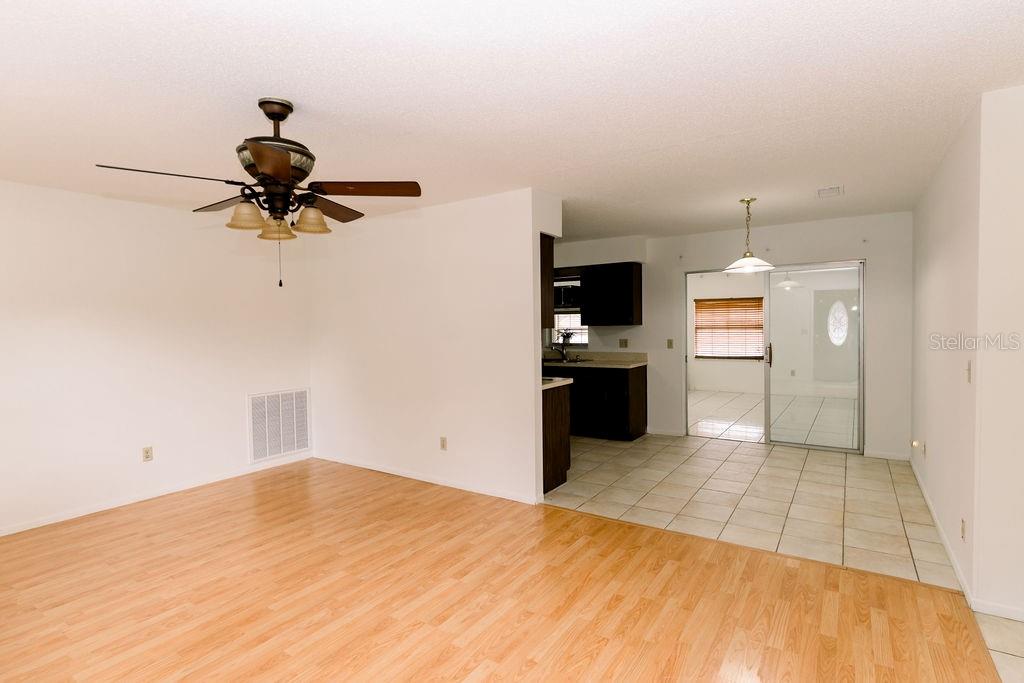 Image 5 of 32 For 6423 Boxwood Street