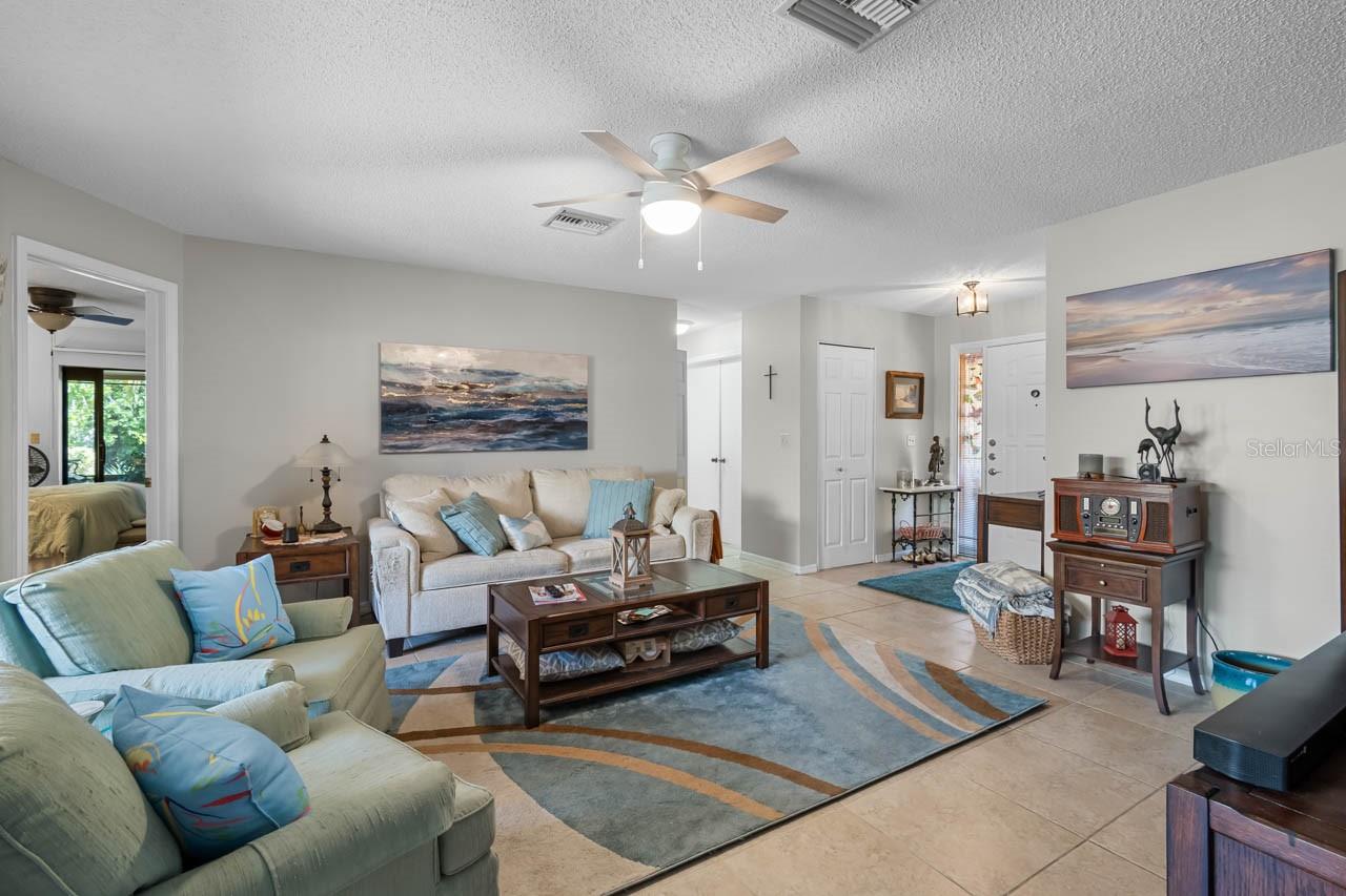 Image 4 of 48 For 1762 Atrium Drive
