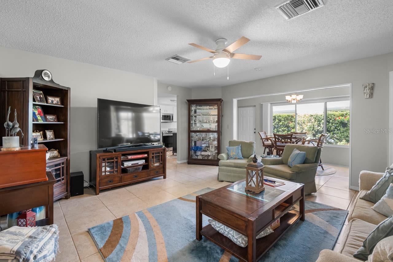 Image 6 of 48 For 1762 Atrium Drive
