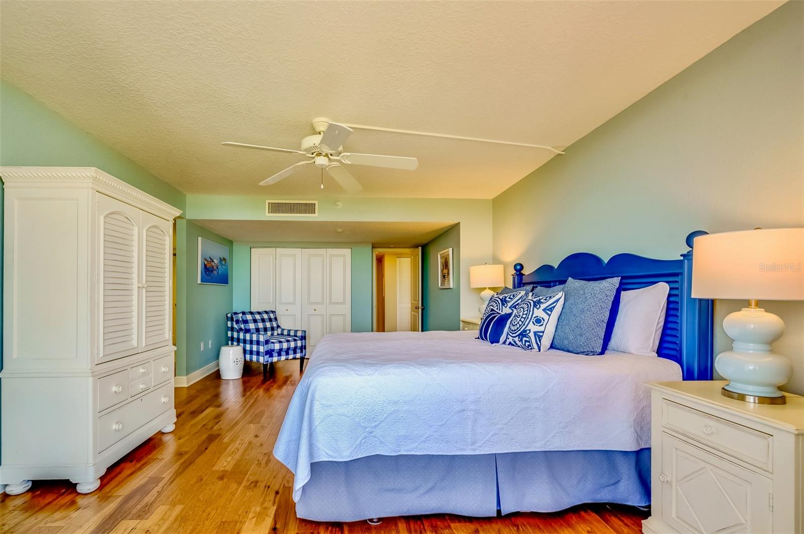 Image 23 of 41 For 1250 Gulf Boulevard 301