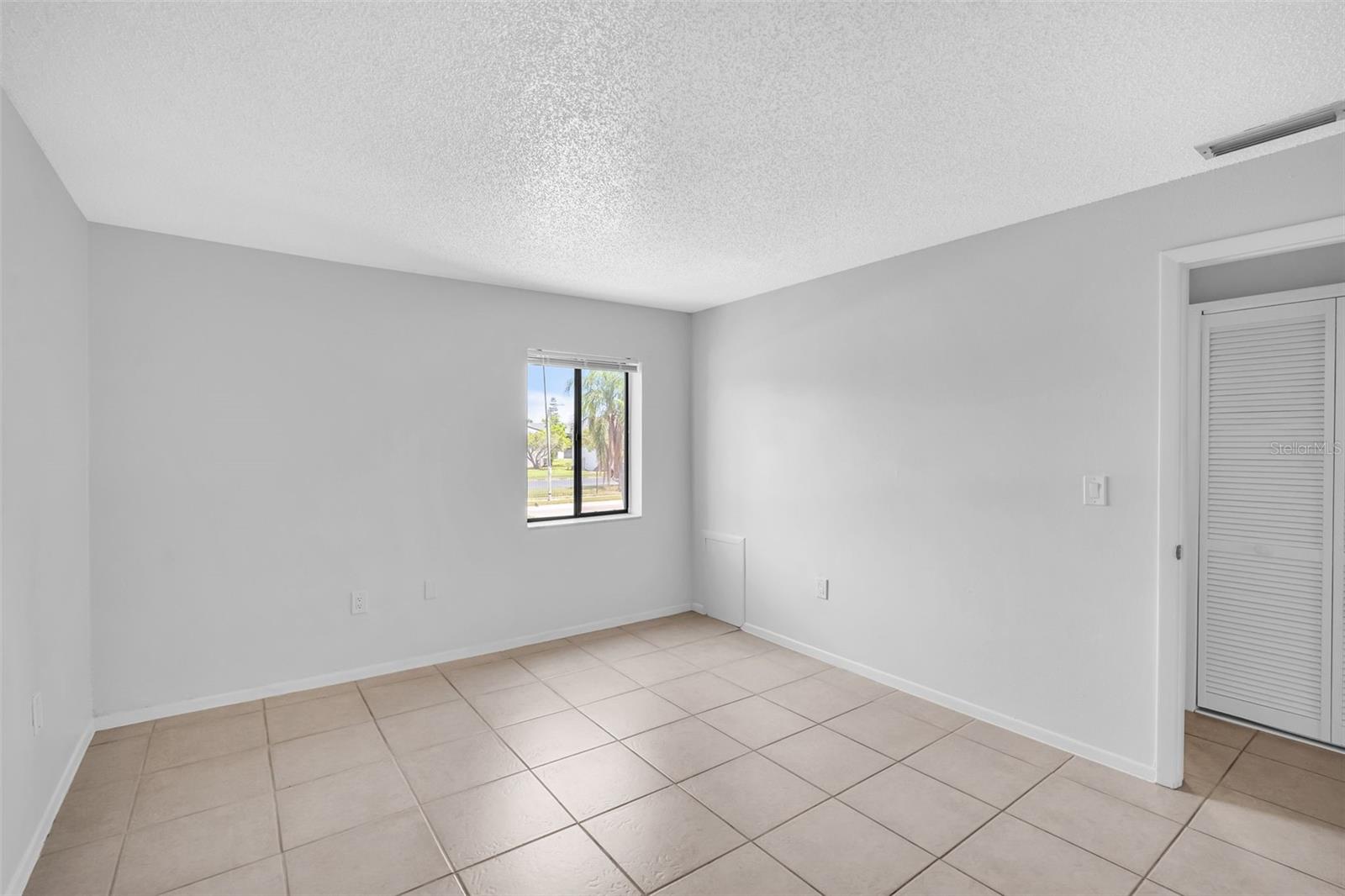 Image 14 of 28 For 776 116th Avenue N 1110