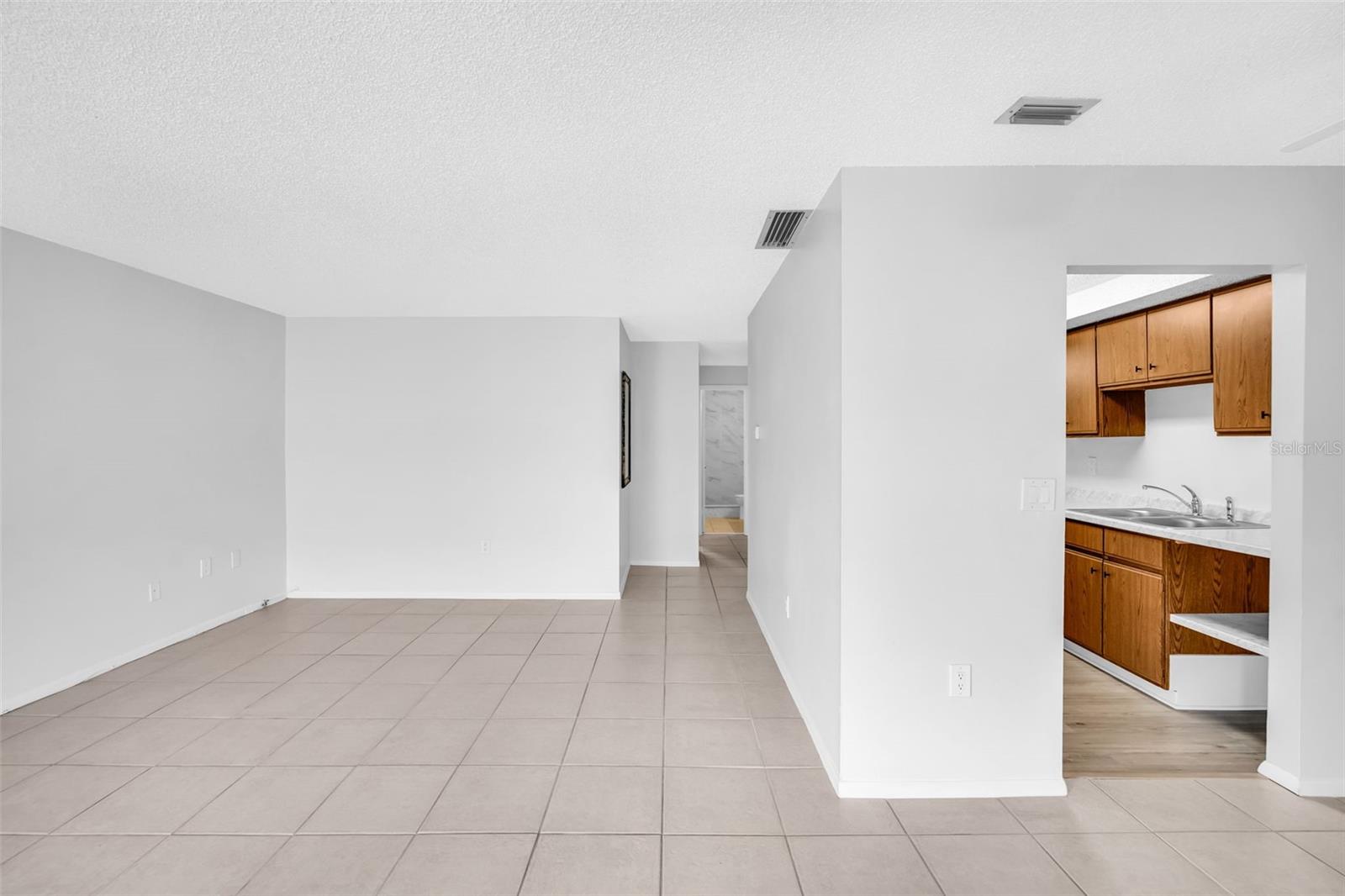 Image 7 of 28 For 776 116th Avenue N 1110