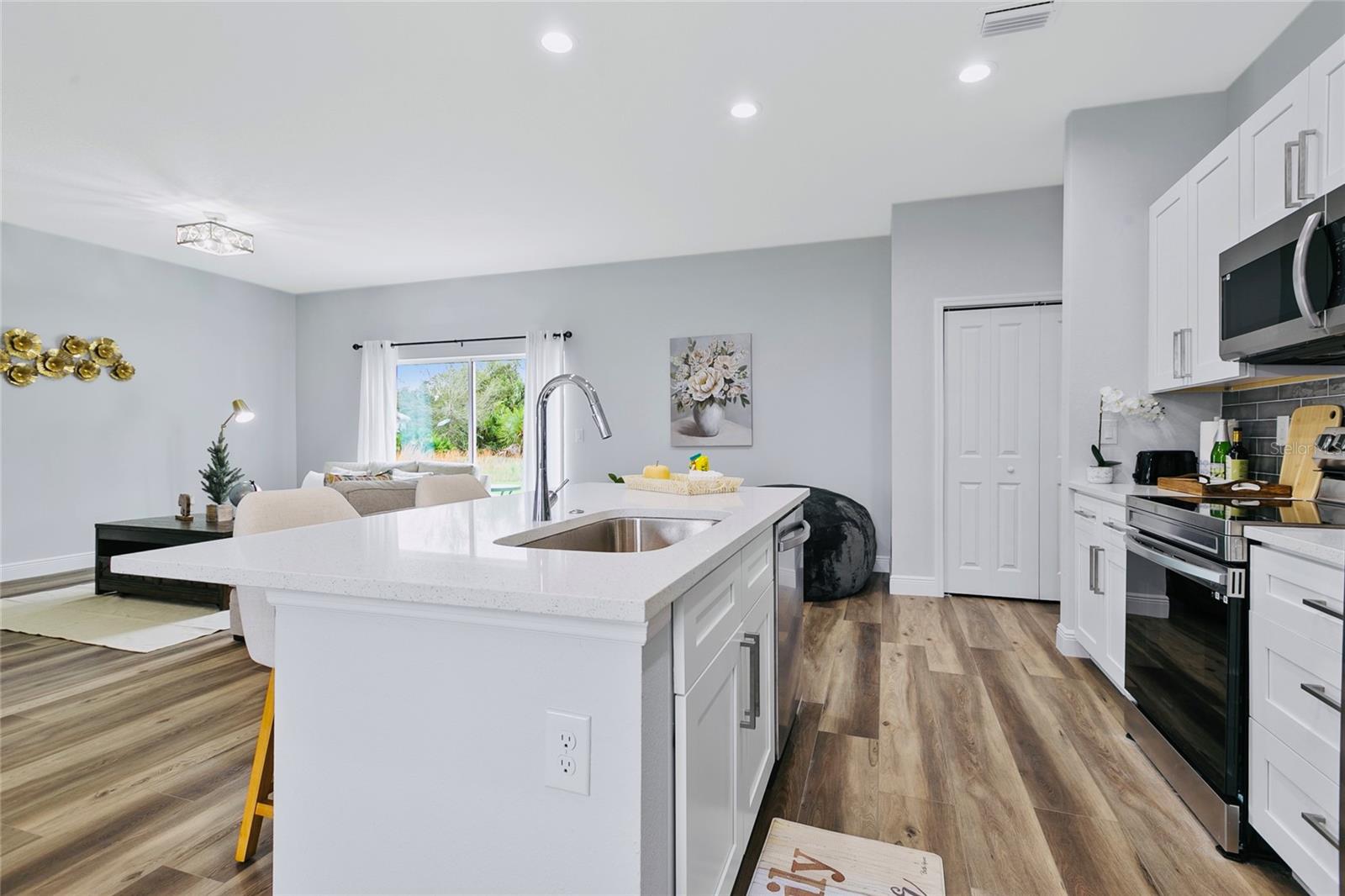 Image 12 of 29 For 9149 Willmington Boulevard