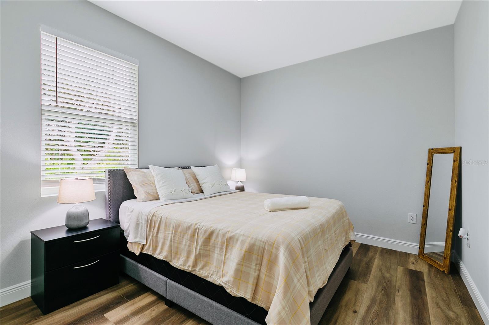 Image 18 of 29 For 9149 Willmington Boulevard