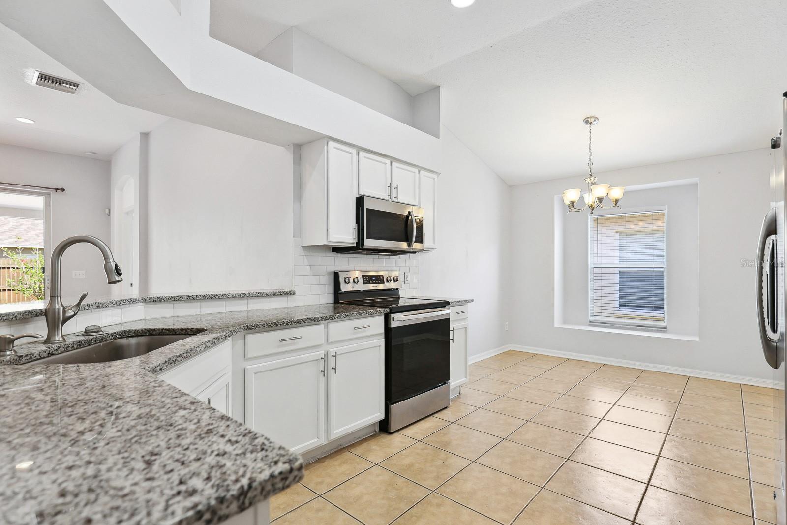 Image 10 of 38 For 8559 Canterbury Lake Boulevard