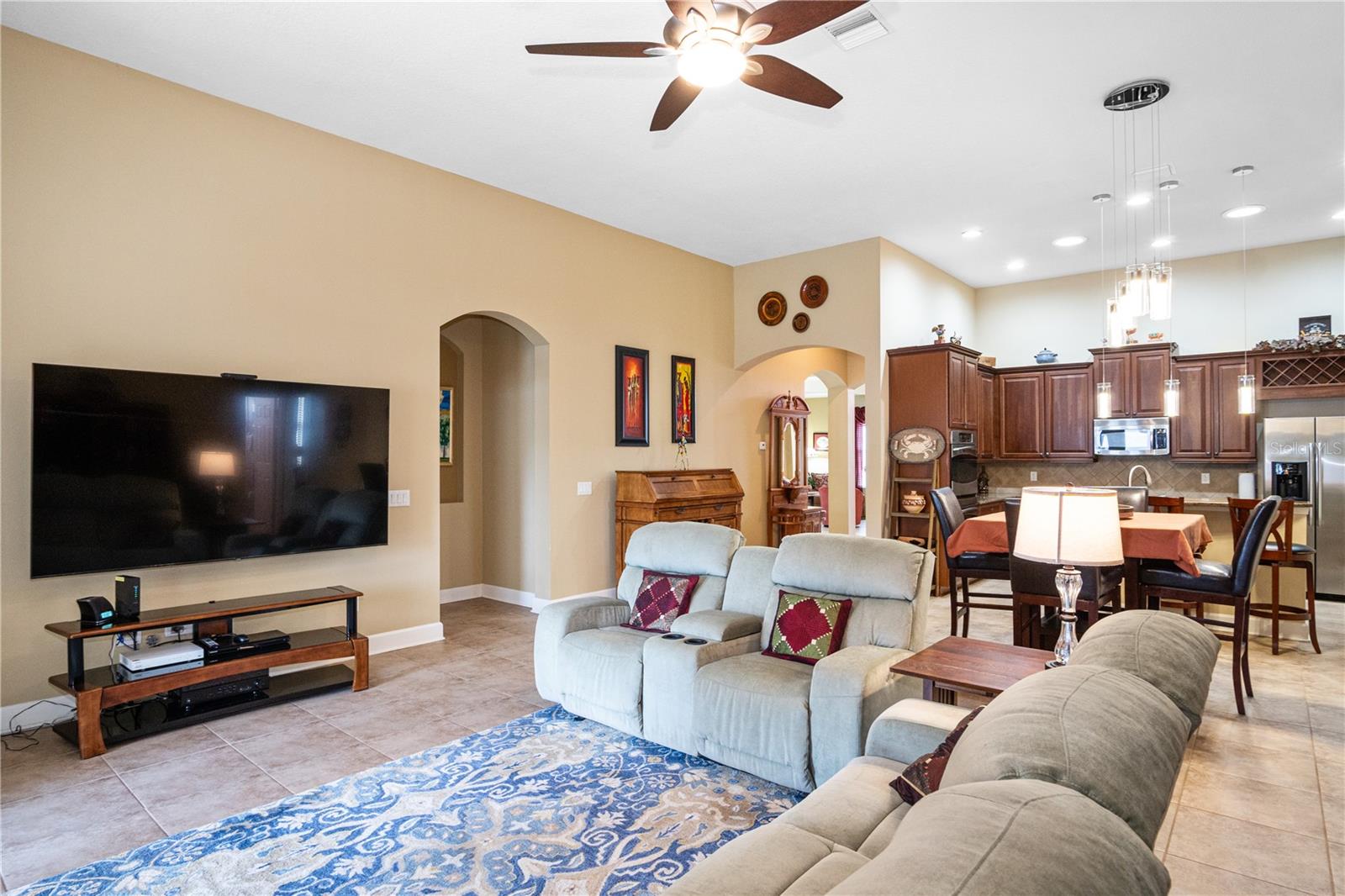 Listing photo id 9 for 8511 White Poplar Drive