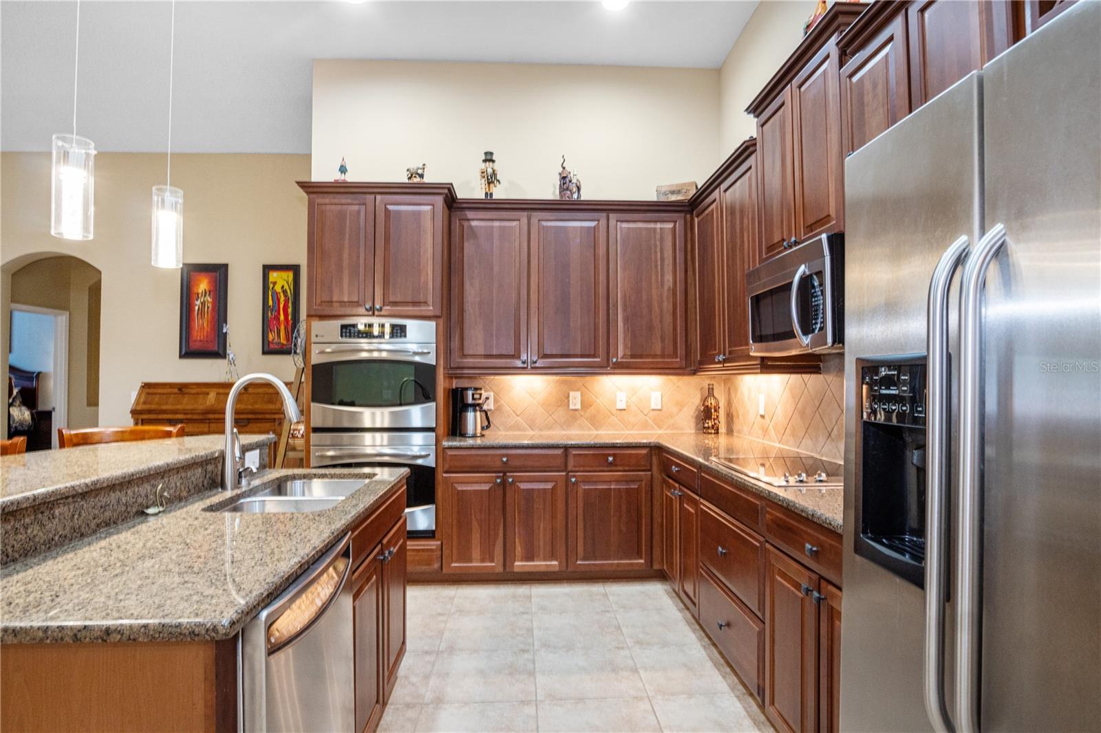 Listing photo id 14 for 8511 White Poplar Drive