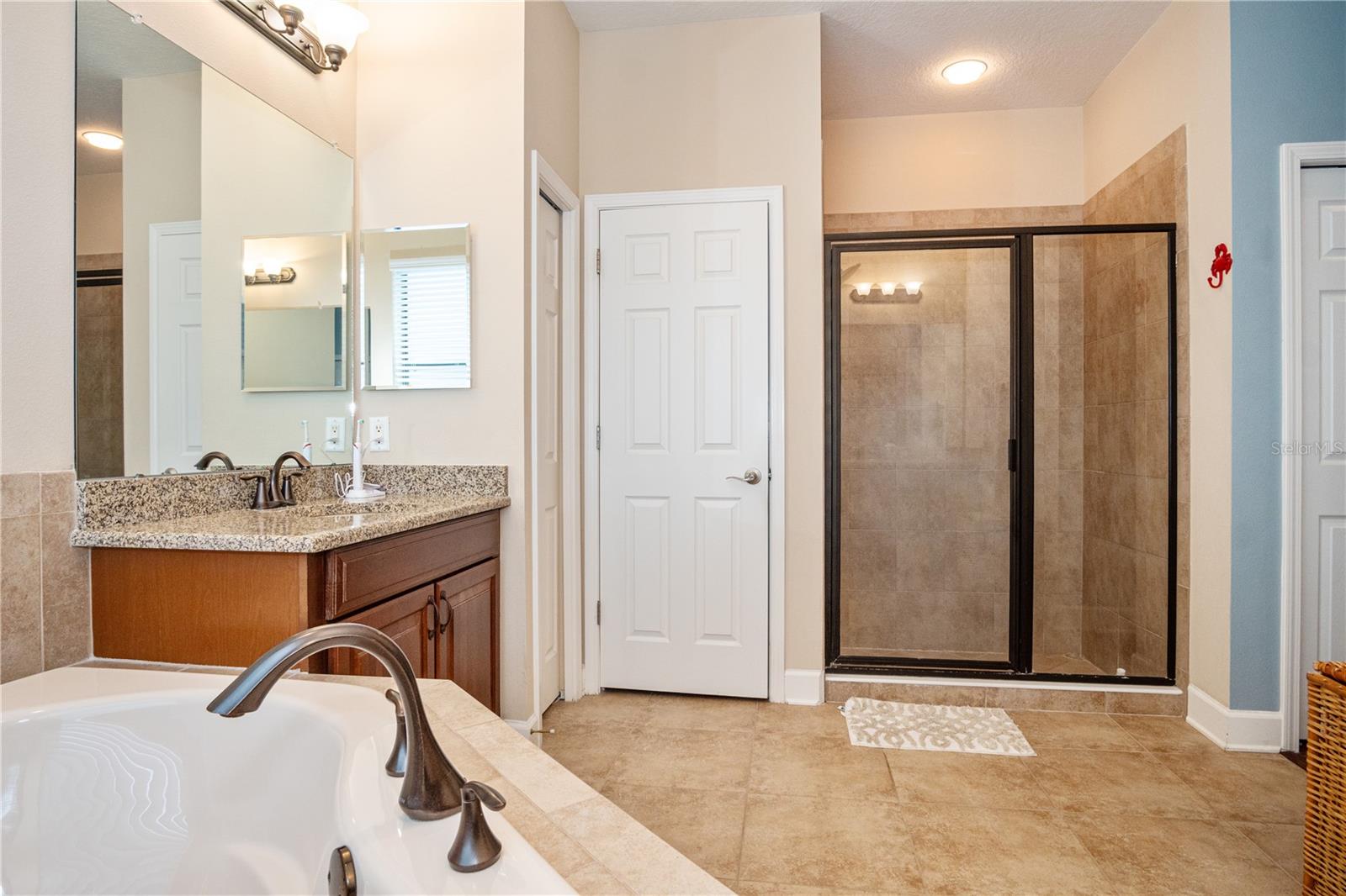 Listing photo id 21 for 8511 White Poplar Drive