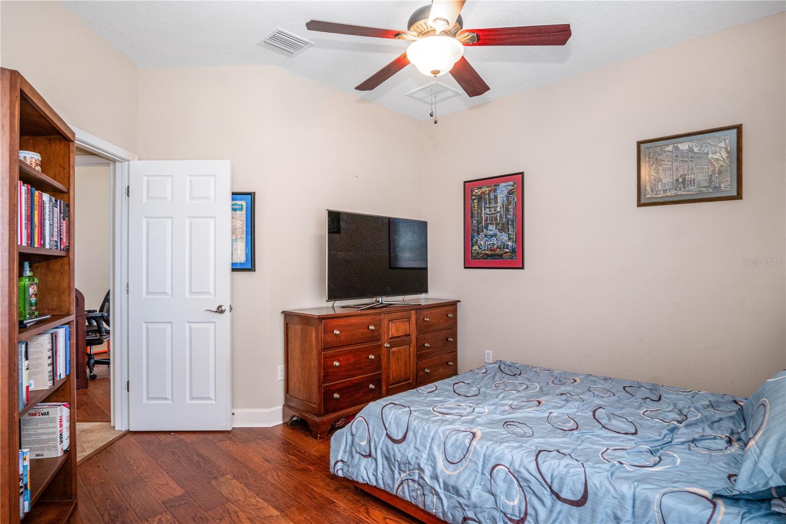 Listing photo id 26 for 8511 White Poplar Drive