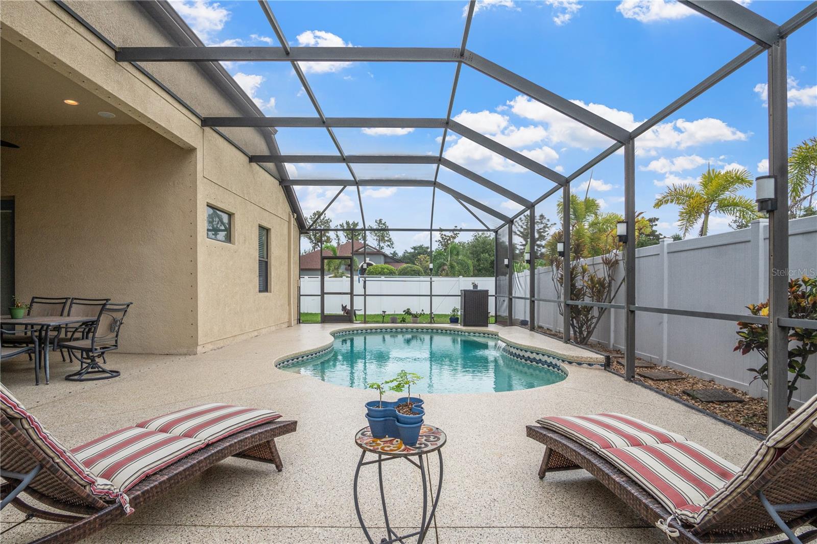 Listing photo id 30 for 8511 White Poplar Drive