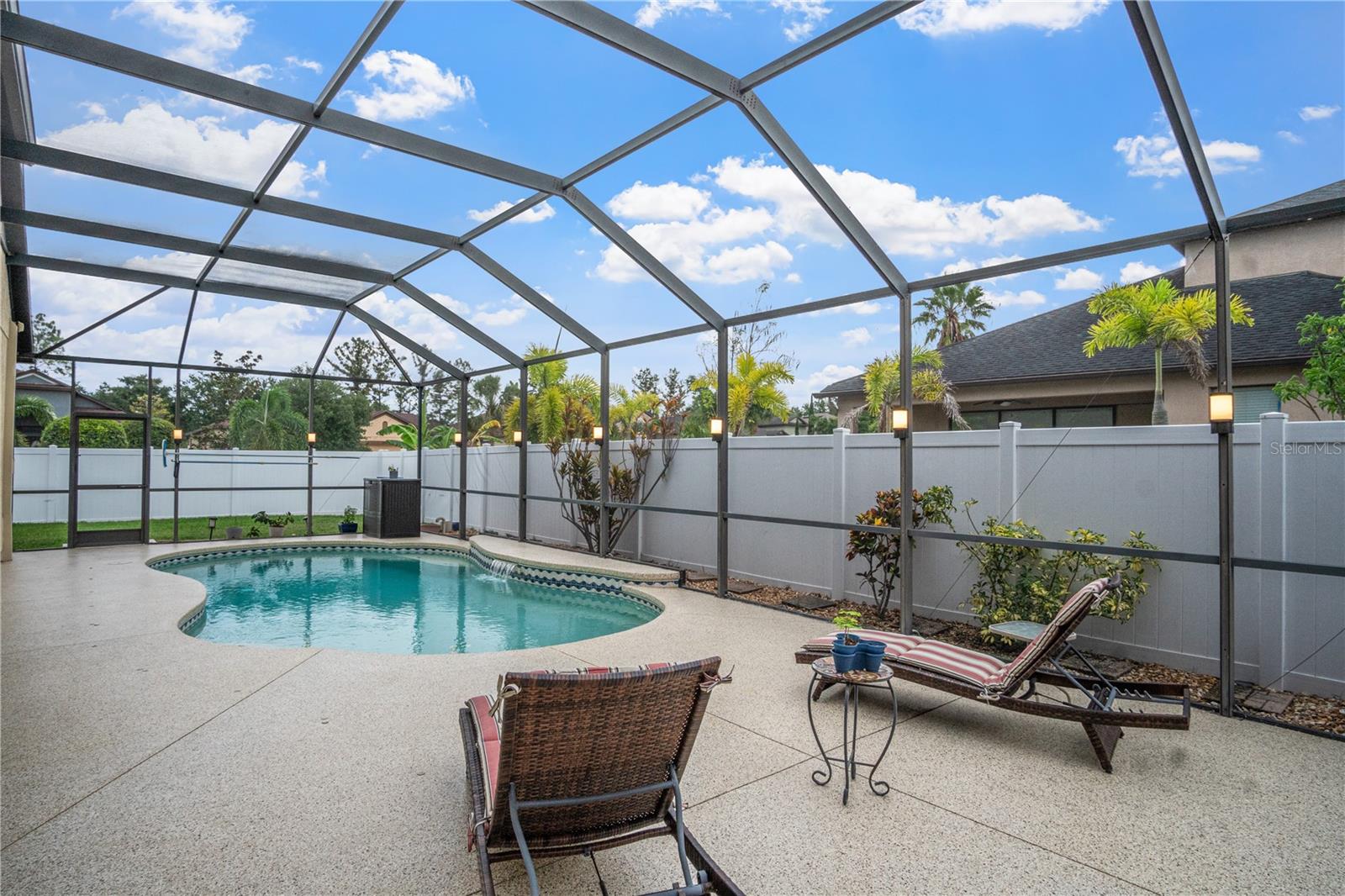 Listing photo id 31 for 8511 White Poplar Drive