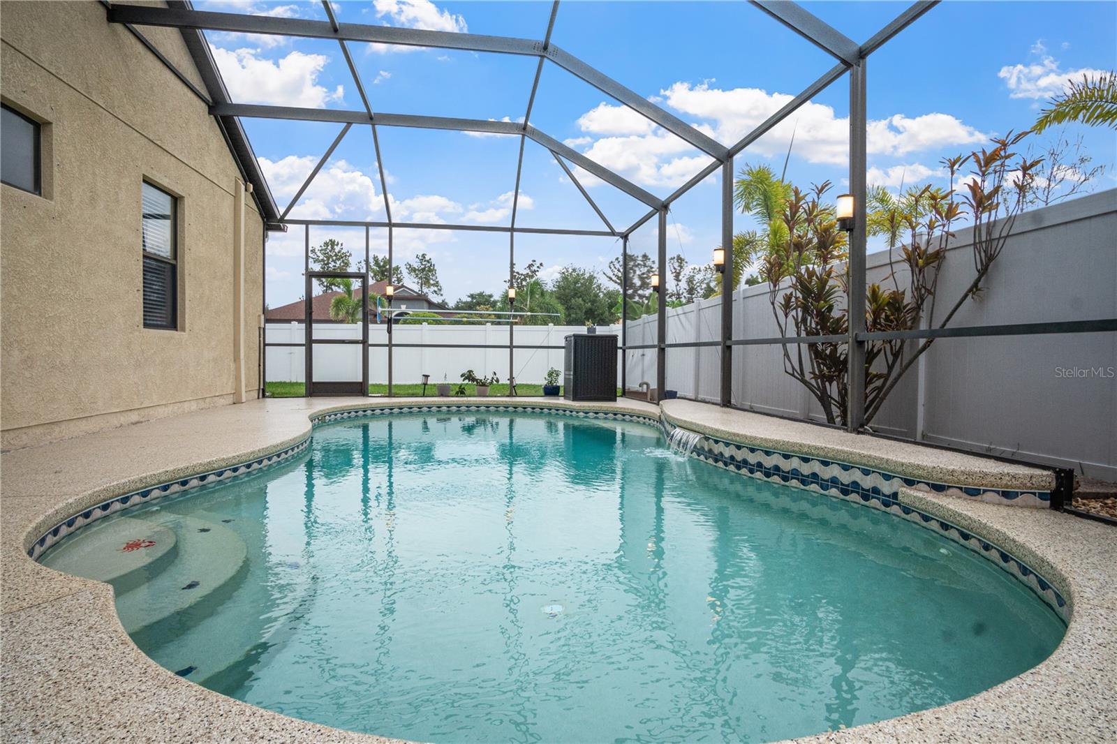 Listing photo id 32 for 8511 White Poplar Drive