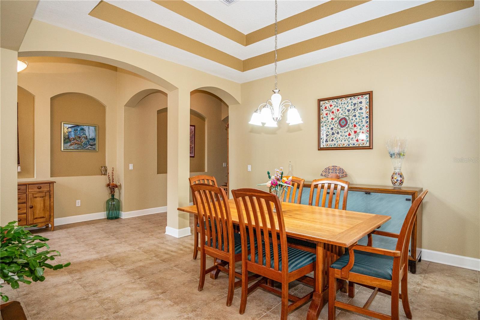 Listing photo id 6 for 8511 White Poplar Drive