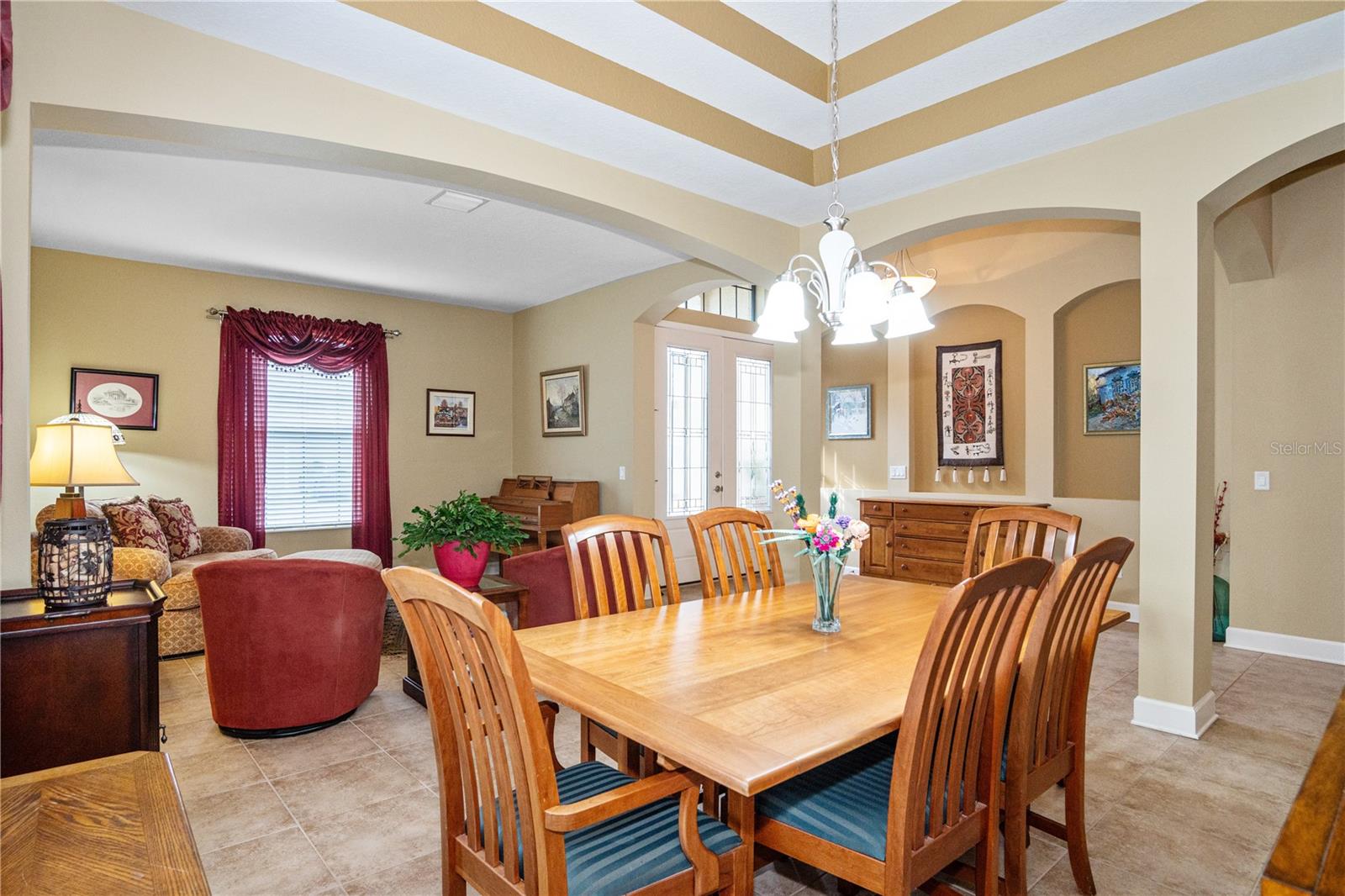 Listing photo id 7 for 8511 White Poplar Drive