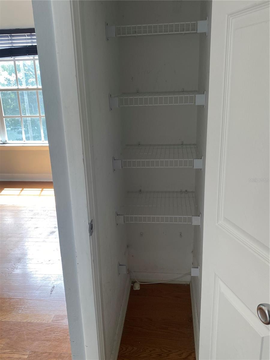 Image 10 of 61 For 3002 Cleveland Street D11
