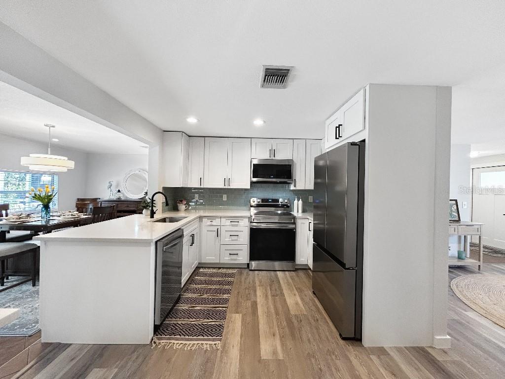 Image 8 of 15 For 10011 46th Avenue W