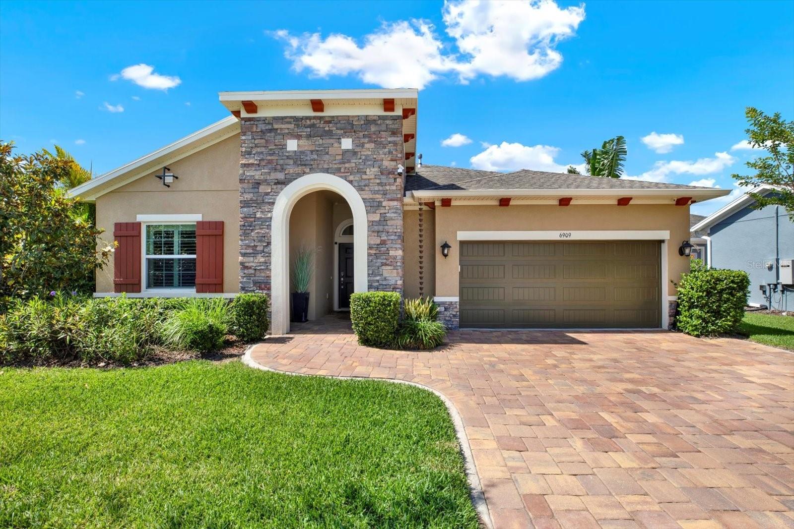 Details for 6909 Crestpoint Drive, APOLLO BEACH, FL 33572
