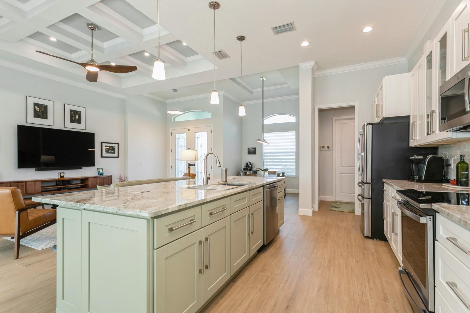 Image 15 of 57 For 180 Rotonda Boulevard N